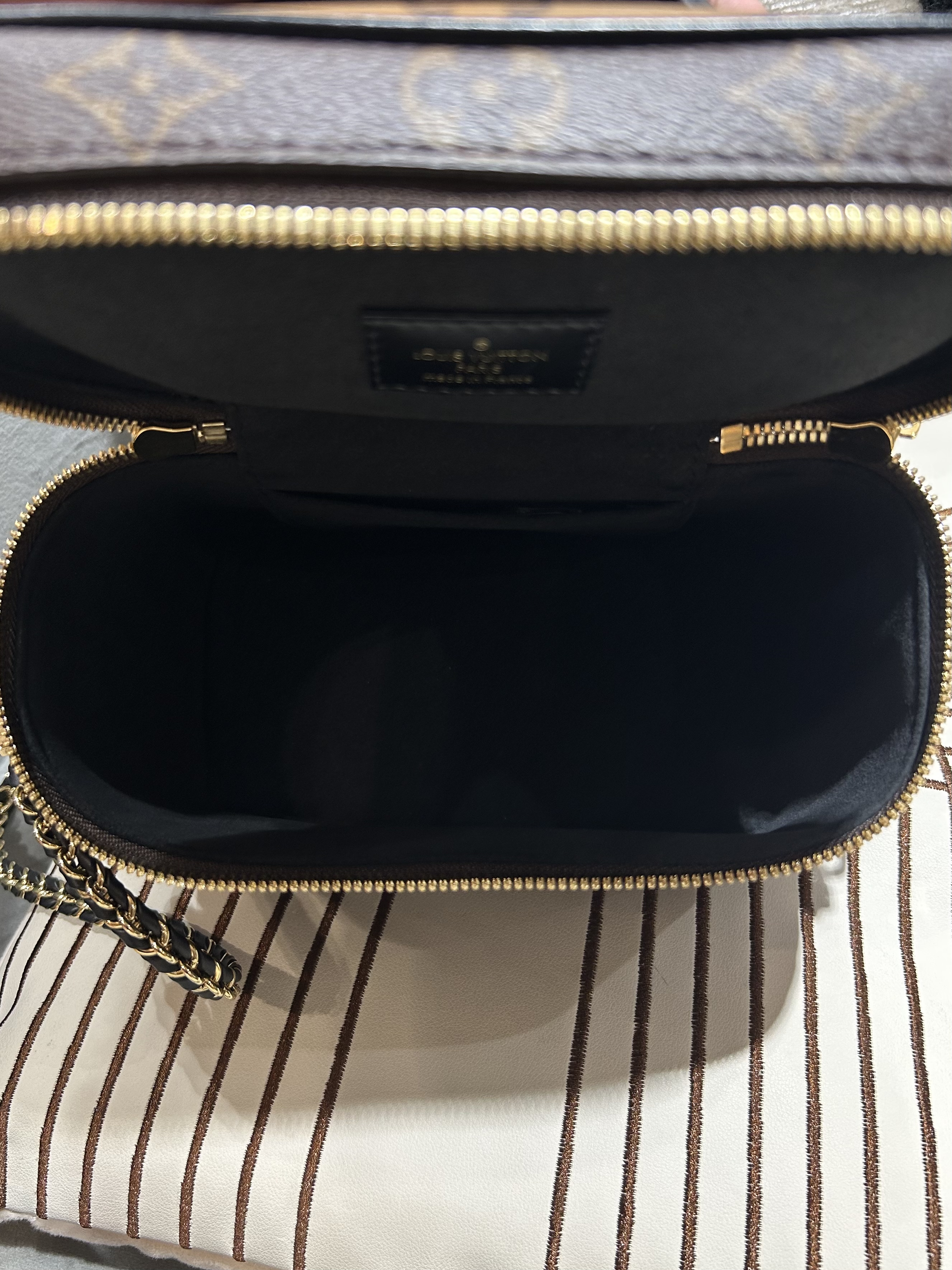 LV Vanity pm 100%Authentic, 98%New ✅NFC✅Key Lock ✅Dust bag
