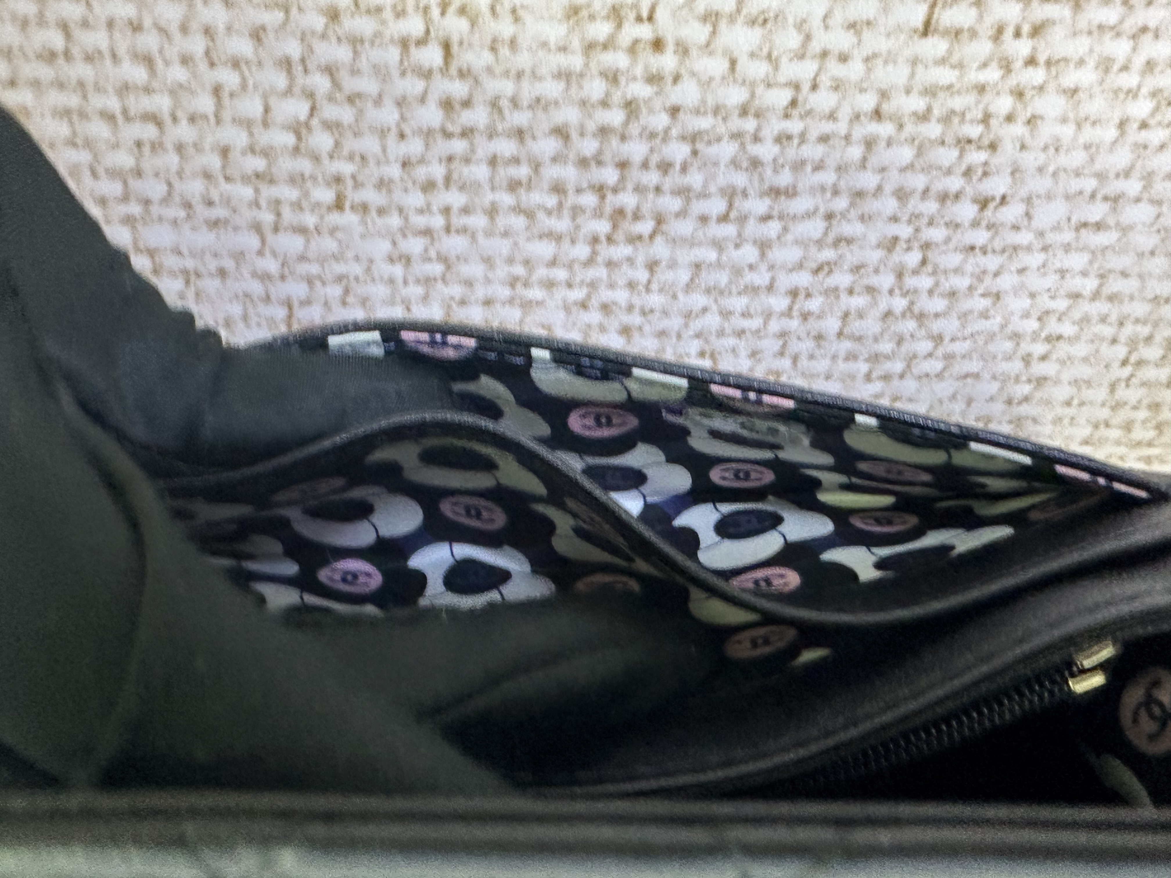 Pre owned Chanel black quilted flap wallet / Product Code: 26031024