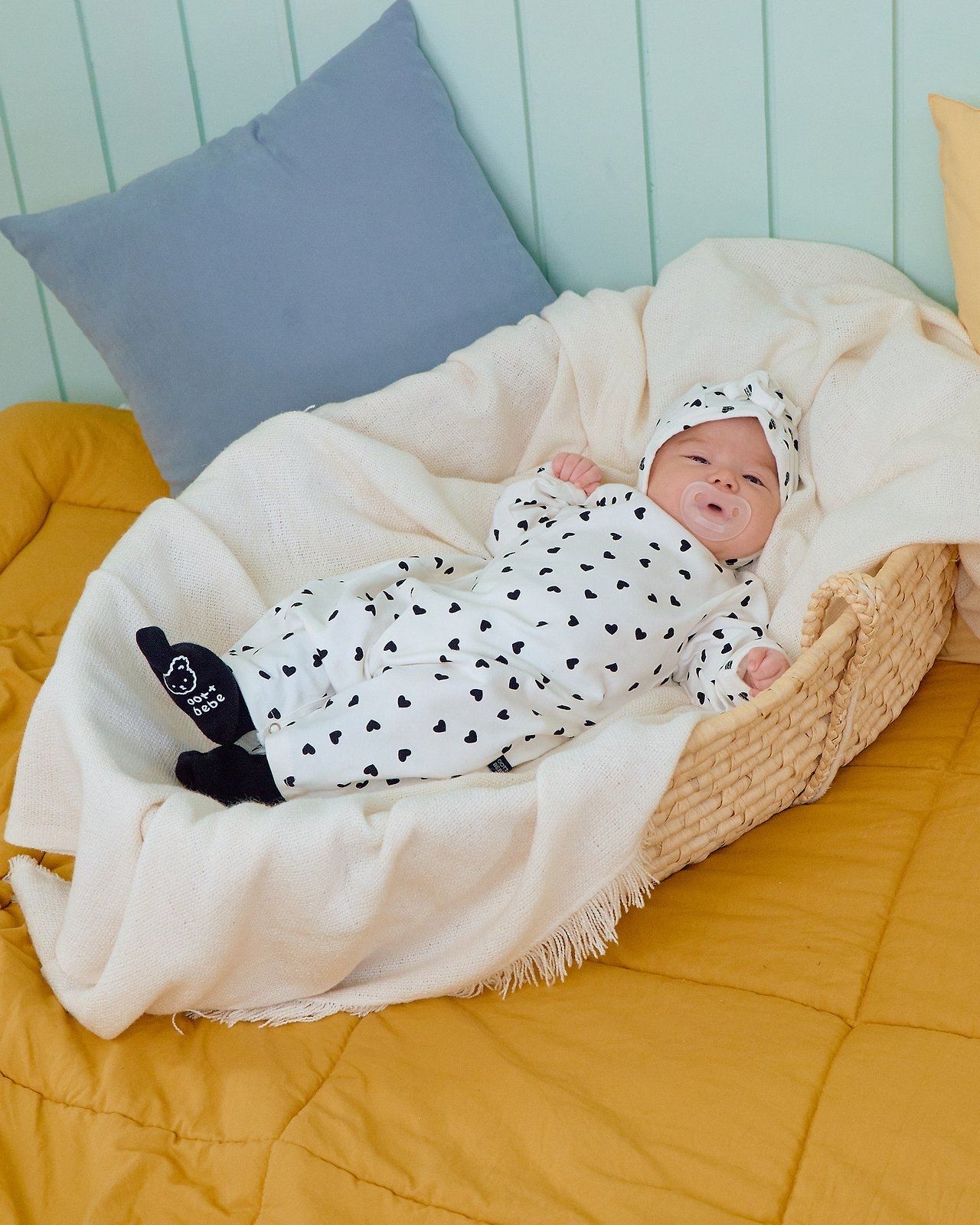OOTT | (bebe) Petit Heart Full-Body Suit + Bonnet Set