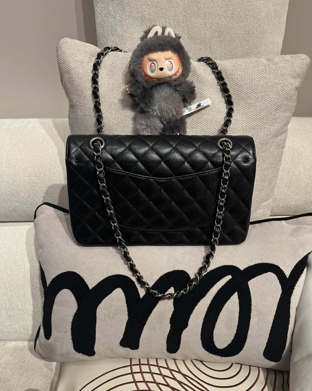 Chanel classic flap medium A01112,cf25 經典黑色魚子醬牛皮，100%Authentic ,98%new ✅26Card✅dust bag✅box 