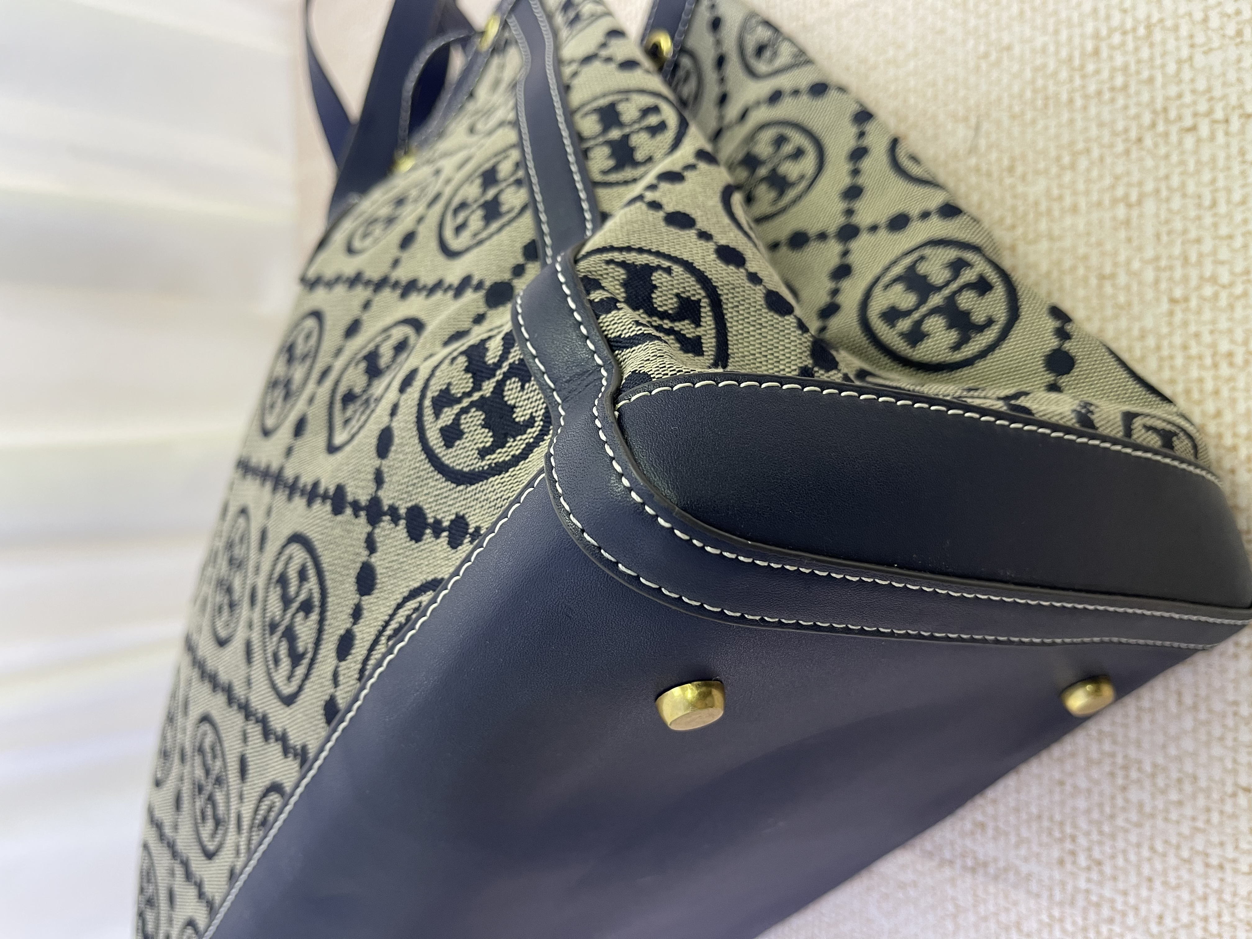 Pre-owned Tory Burch T Monogram Jacquard Tote / Product Code: 26030903