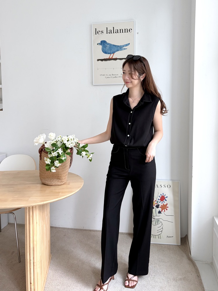 Topstitched Sleeveless Blouse (Black)
