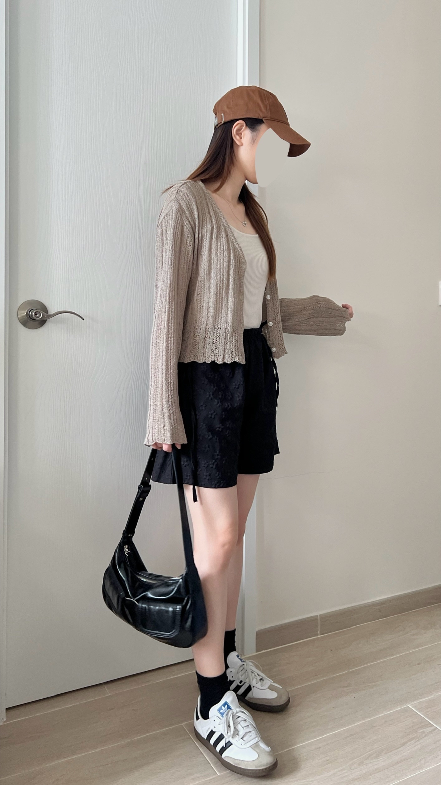 必備甜價紙片人短版上衣 