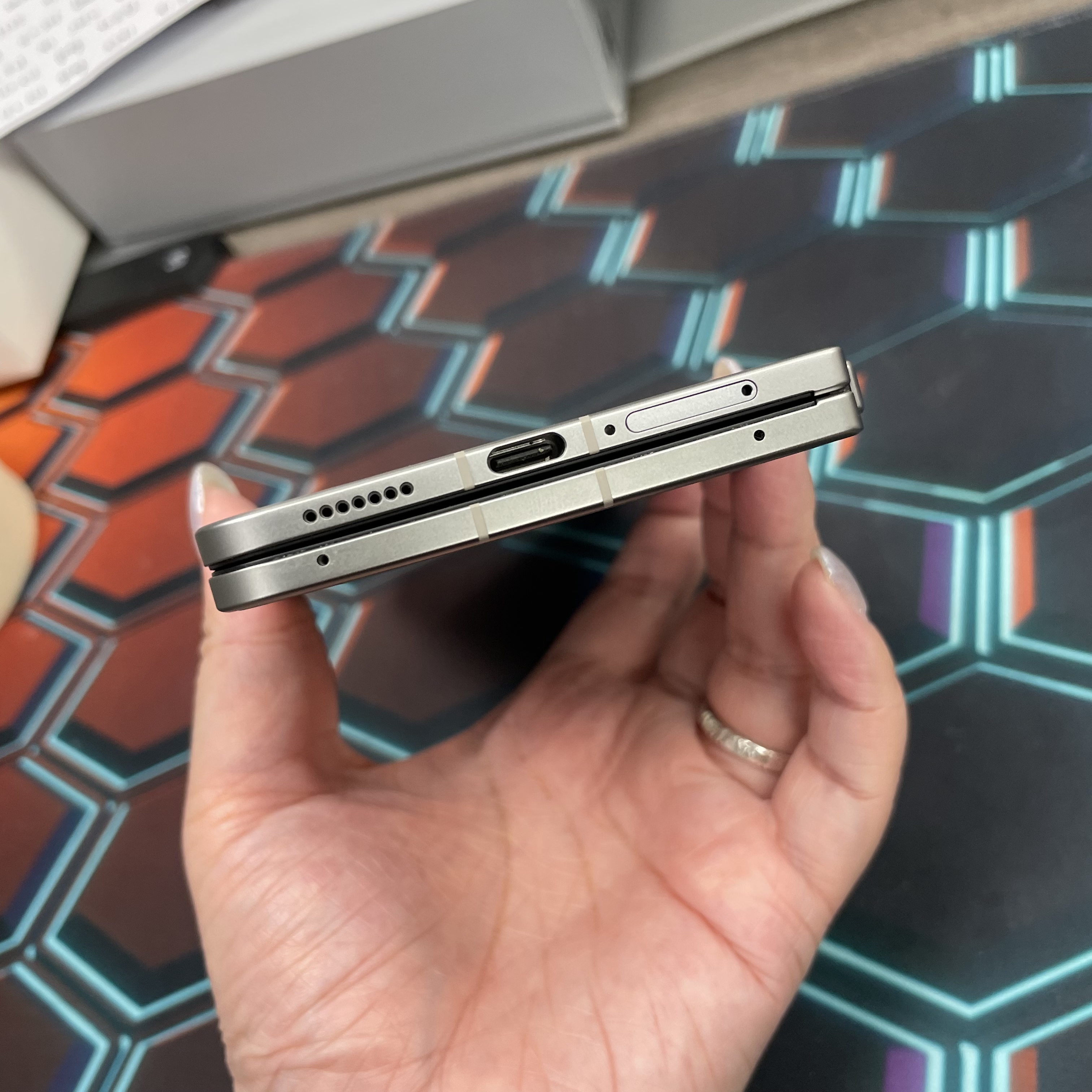 *6931 Oppo Find N6 完美機 16+512GB 灰色 gray 