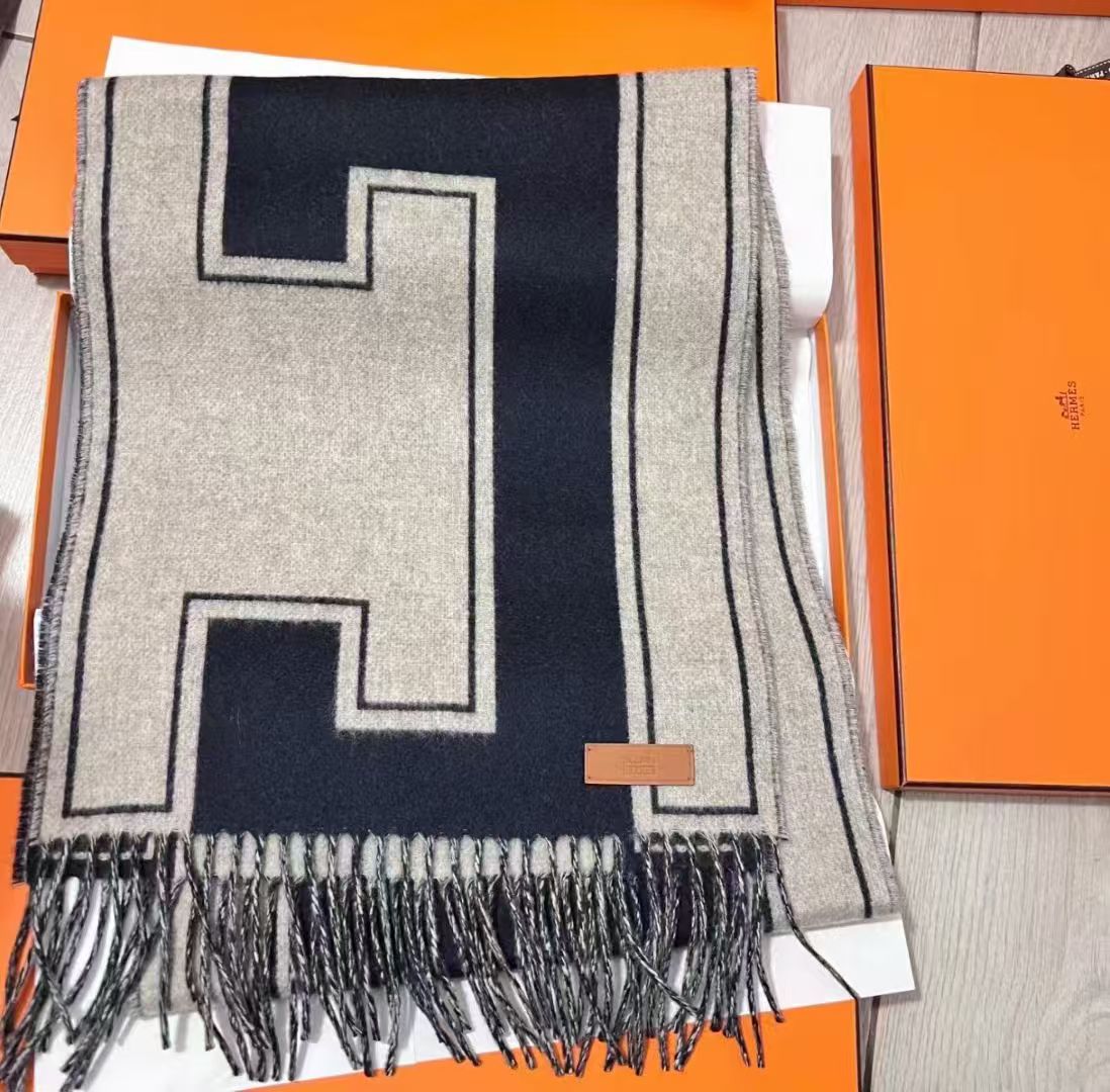 預購 愛馬仕羊絨圍巾 經典款 navy 💰