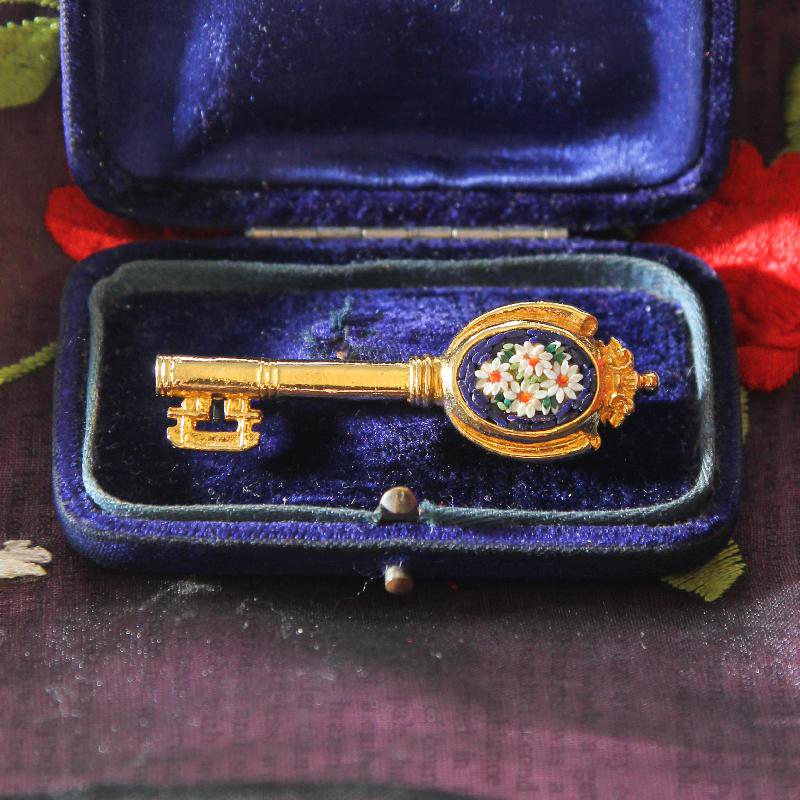 1970s New Old Stock Italian Mosaic Key-Shape Brooch -Midnight Blue (FA329)