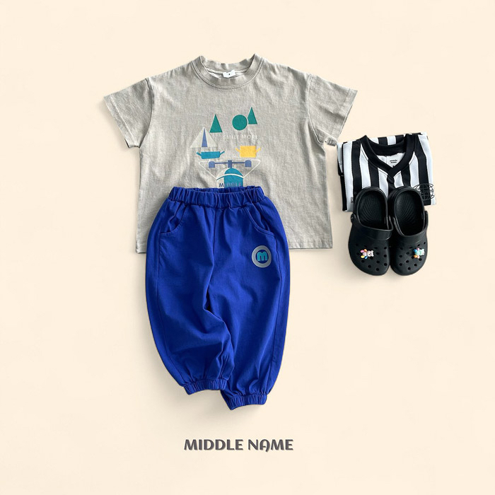 🇰🇷middle name tee