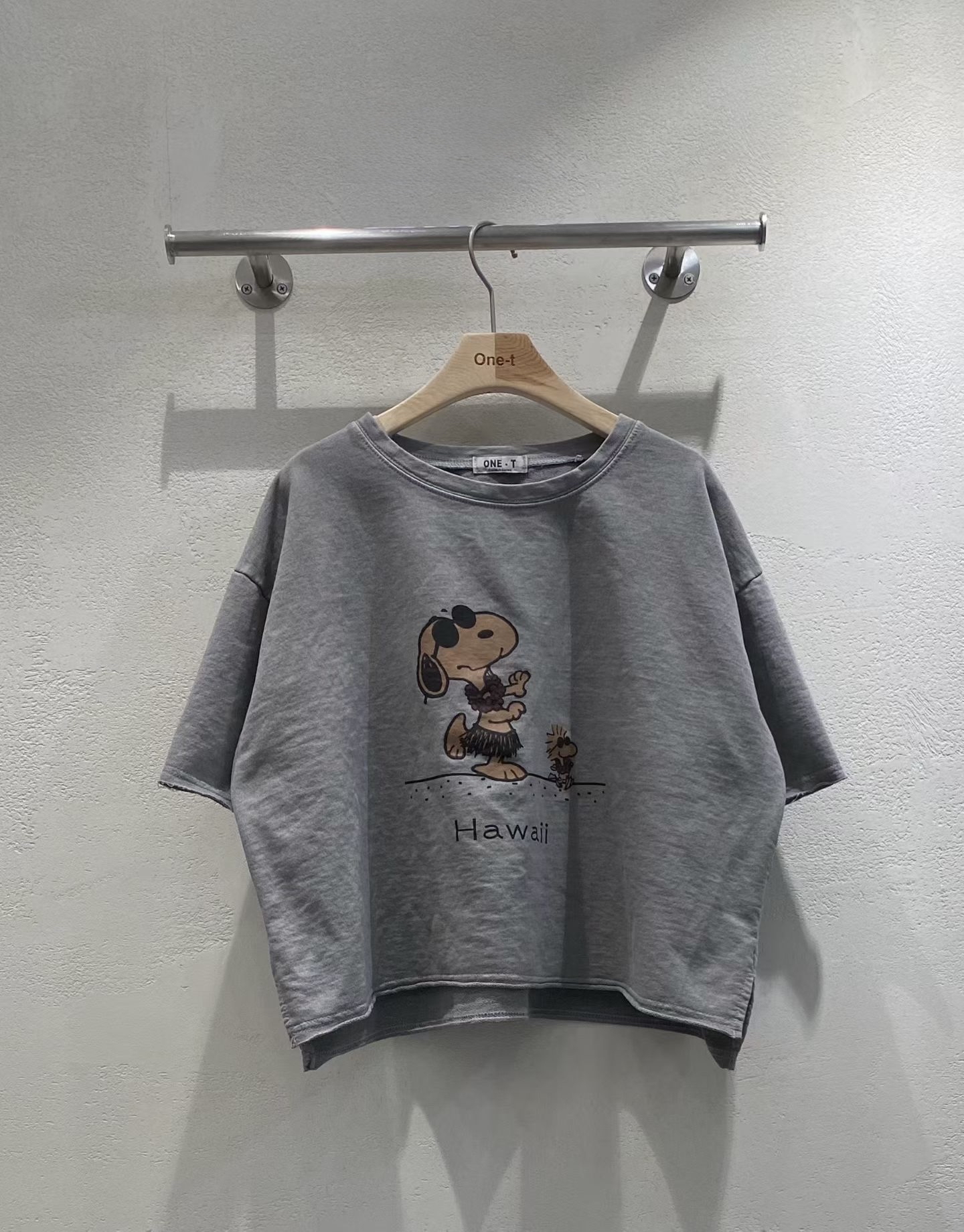 M2 OS 草裙 tan snoopy top