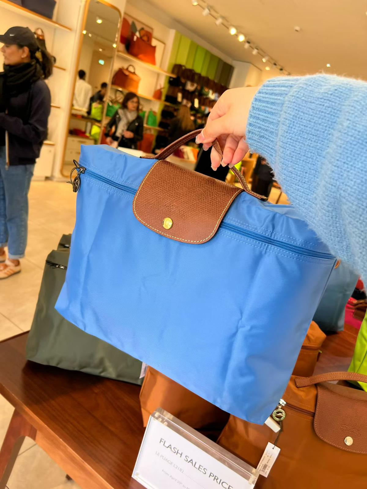 Longchamp outlet 尼龍公事包💼 Flash sale 好抵哦👍🏻手快有✋🏻✋🏻