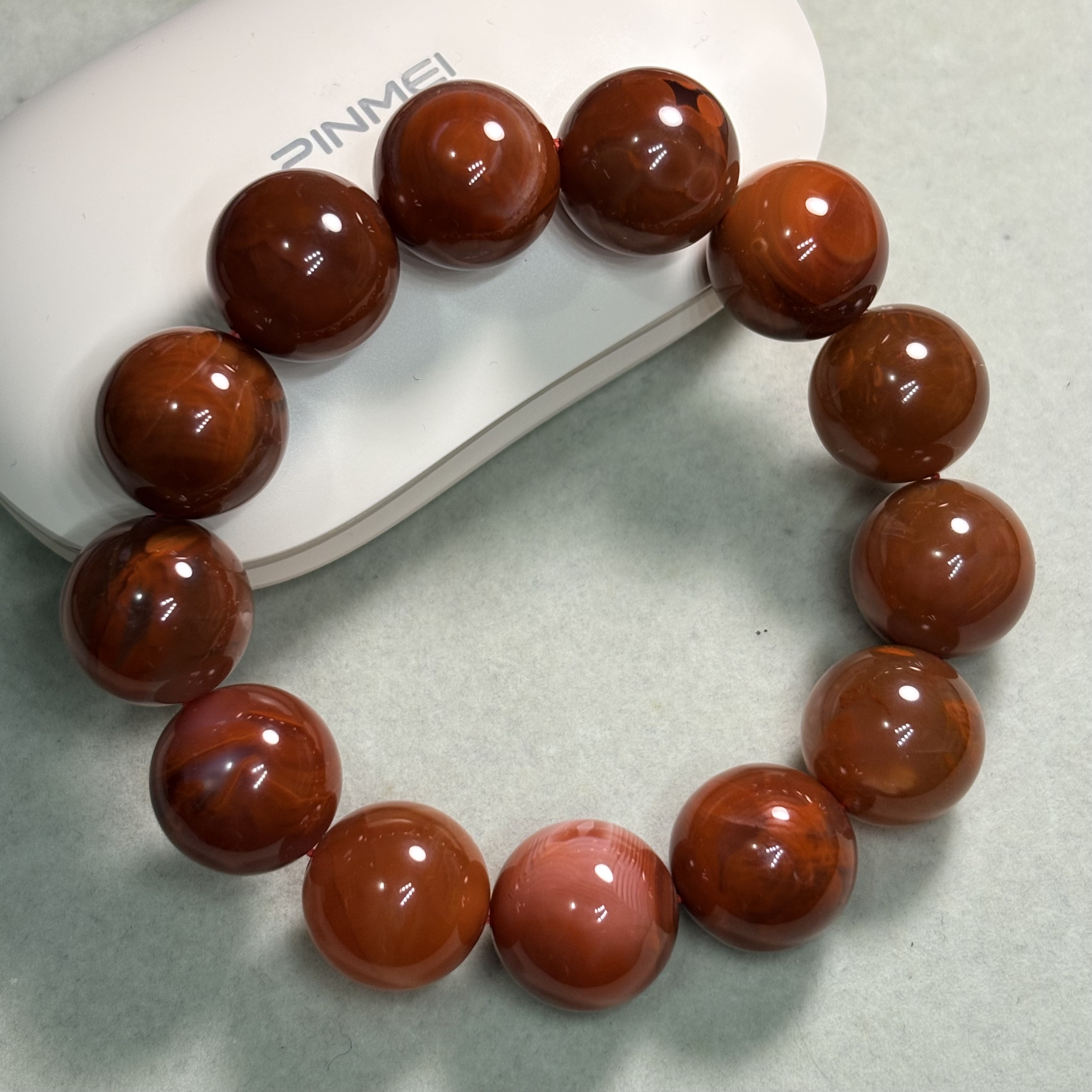 南紅瑪瑙手串 No.4013 丨規格：17mm珠16.5 cm手圈丨附送證書