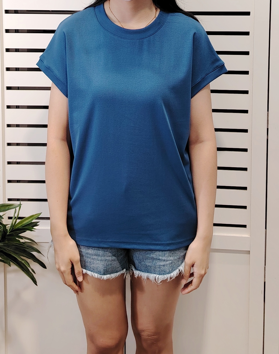 M5073 Over Shoulder Tee