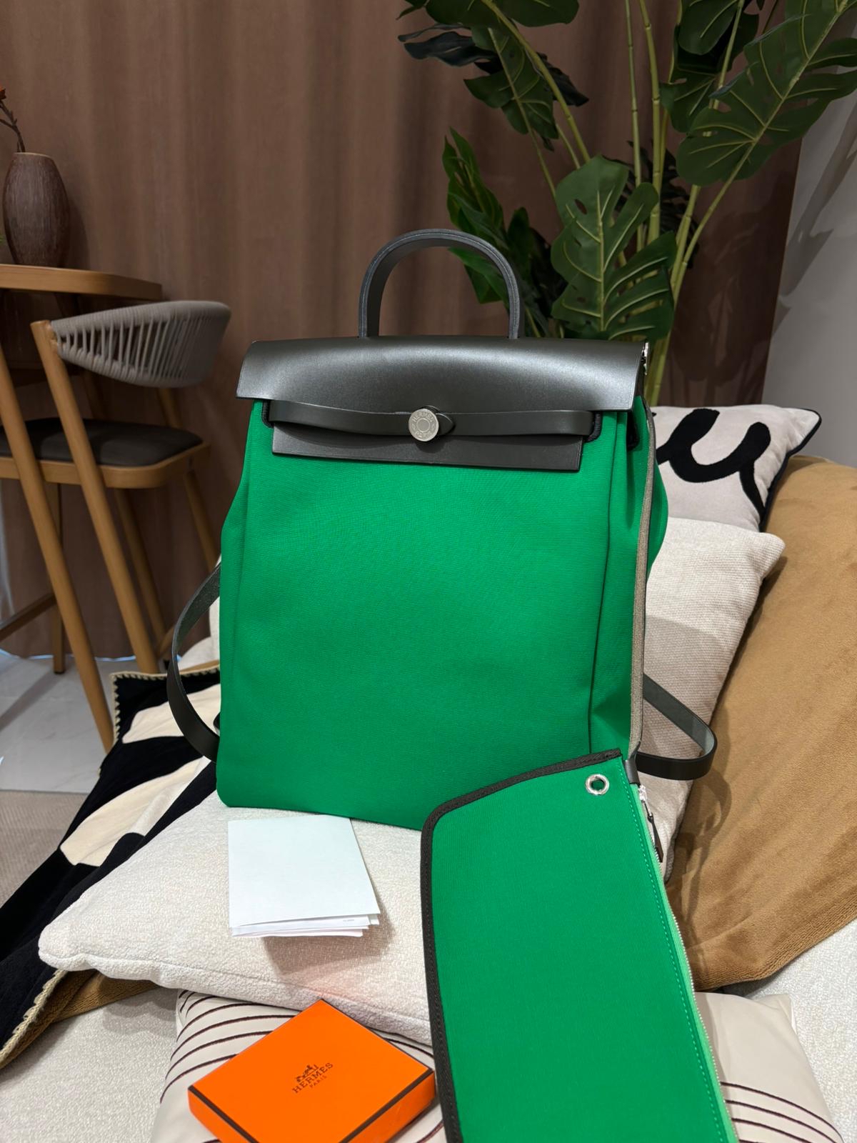 Hermes Herbag backpack Stamp Y 1K Bamboo 100%Authentic, 99%New ✅香港專門店收據✅Dust bag ✅Box