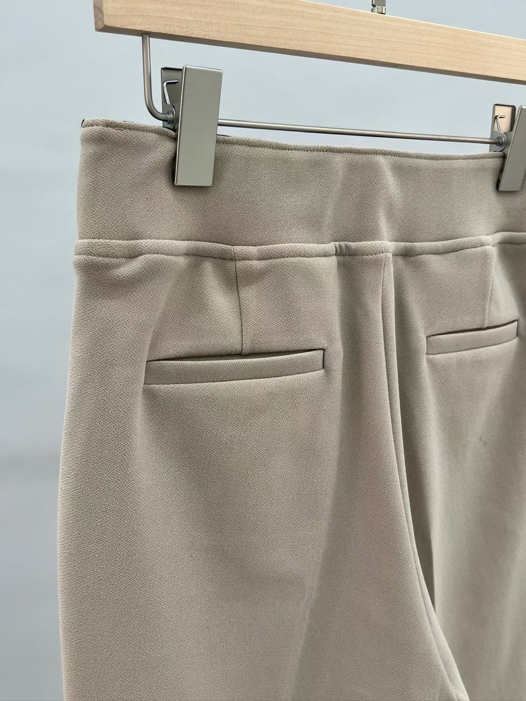 粗橡筋腰微喇叭西褲