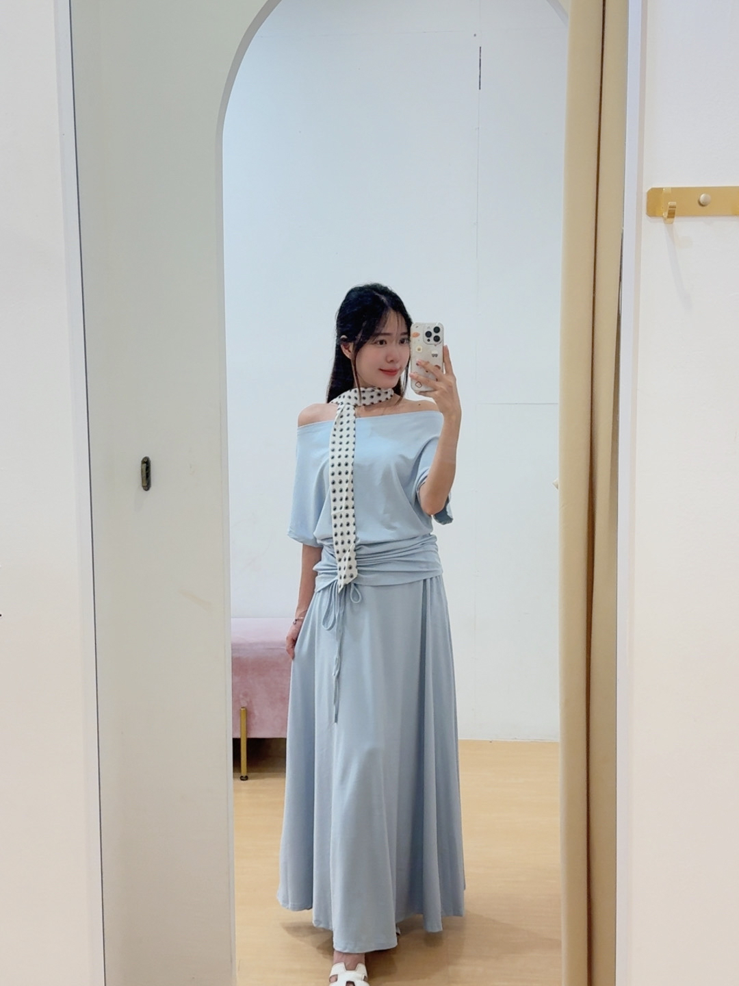 气质慵懒风露肩抽绳上衣+垂感半身长裙两件套 R3060