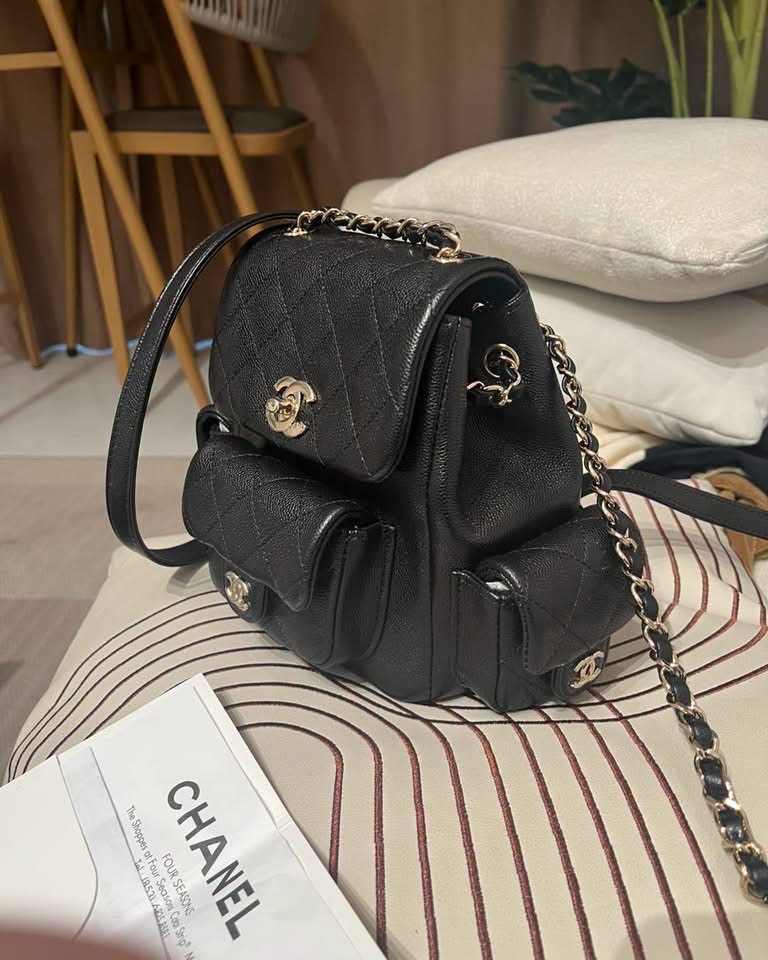 全新CHANEL Duma backpack AS4399 黑魚子醬牛皮淡金釦菱格紋，W20x18x10cm 100%Authentic, 全新貨品 ✅香港單✅晶片✅防塵袋✅box 
