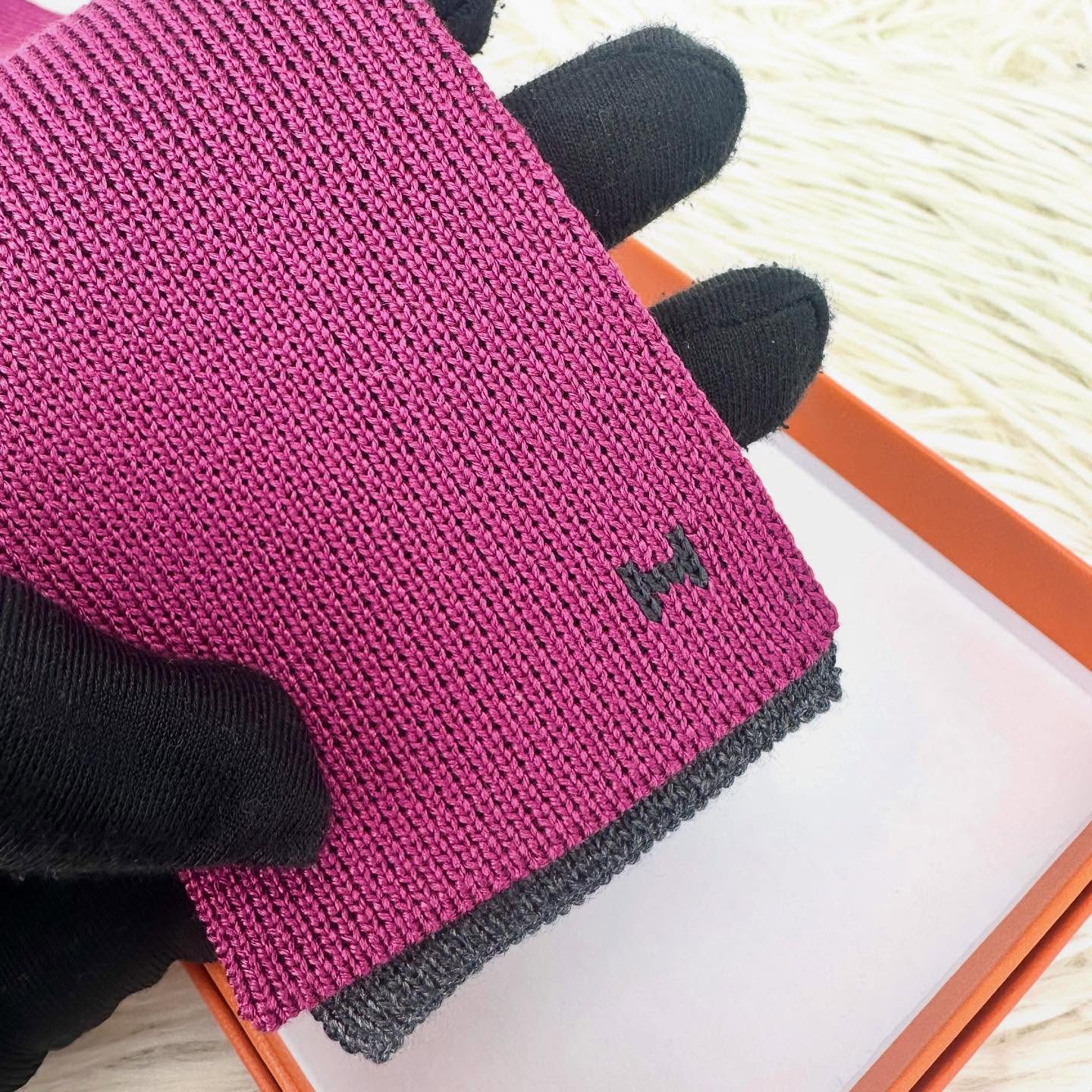 HERMES 🤍PRE OWNED Maille de Soie 4 Temps 四色領呔 全套有盒🧡