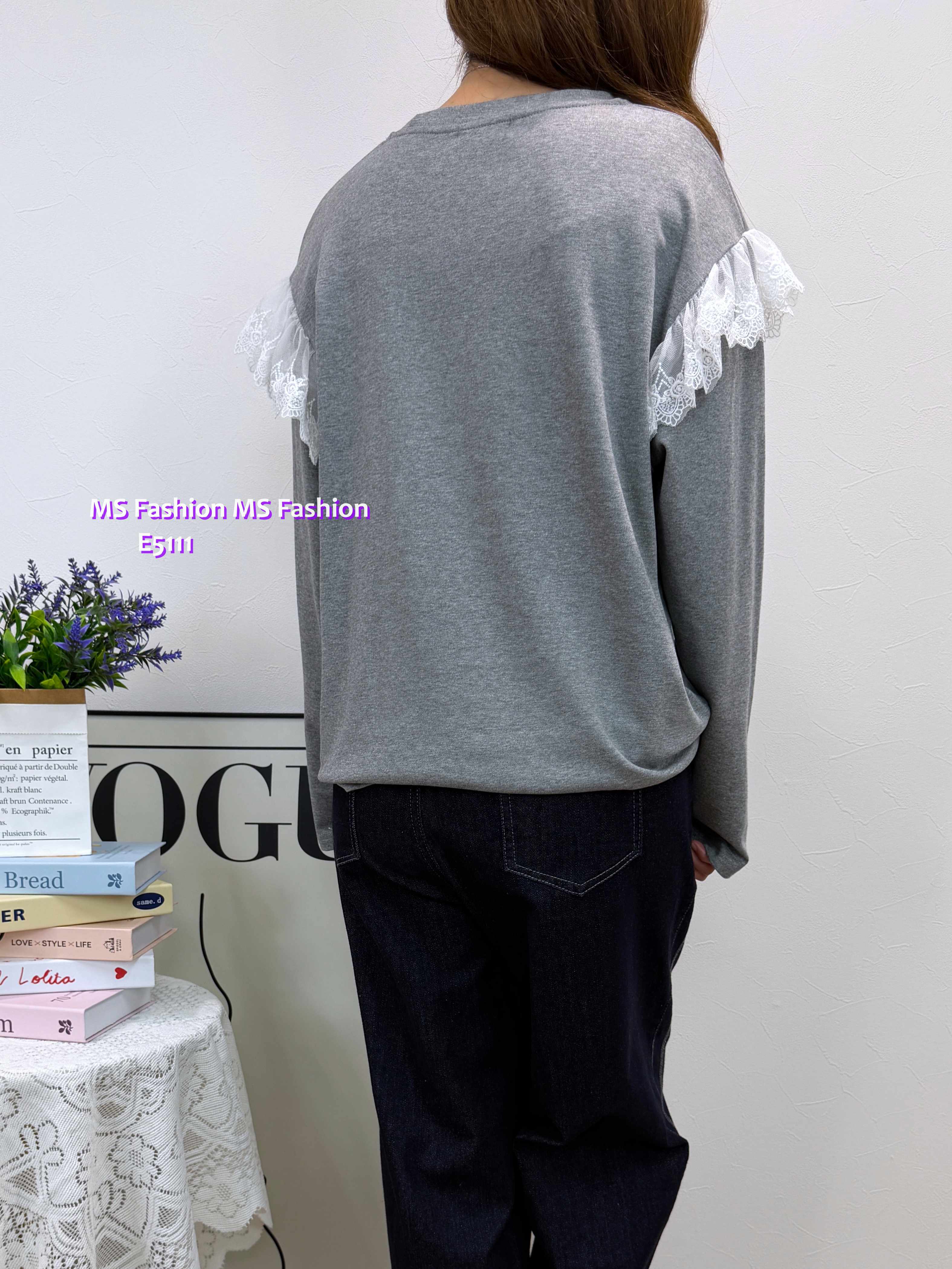 E5111 狗狗圖案袖lace top