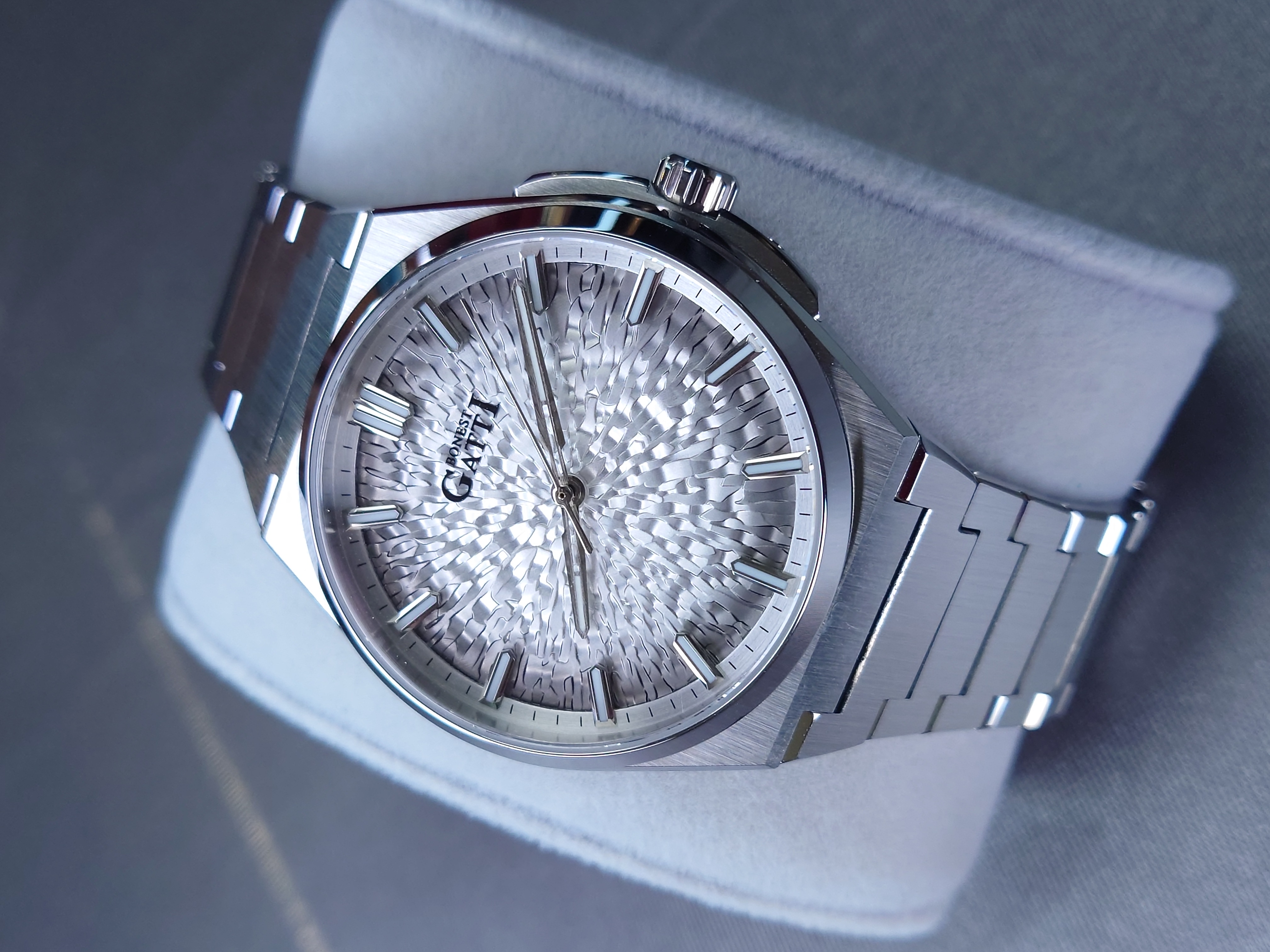 Bonest Gatti 冰裂紋一體式錶帶自動錶 BG8013-S2 Silver