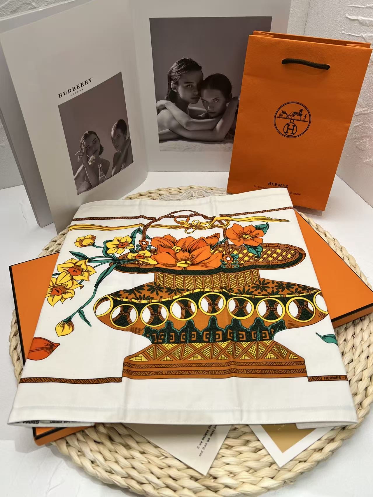 Hermès 儀式感餐桌巾