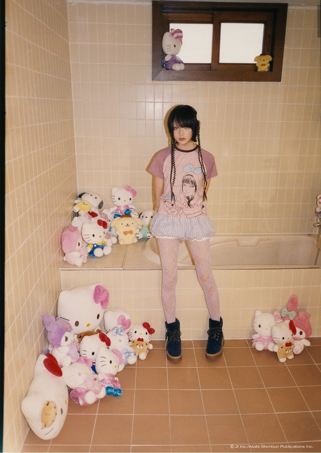 伊藤潤二  × Sanrio × niceghostclub 聯動限定系列｜粉色牛角Melody Tee款