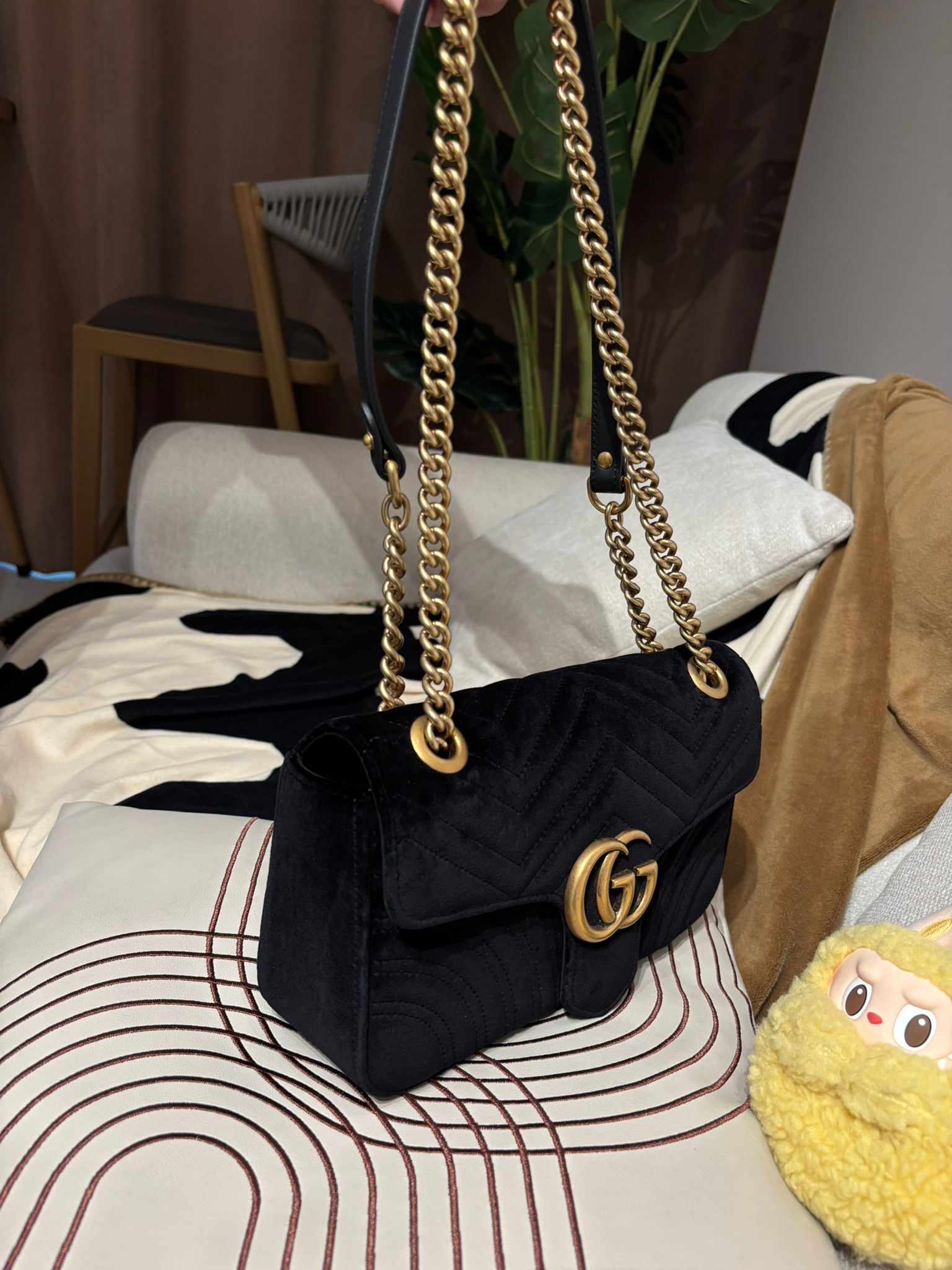 Gucci gg marmont flap 26cm velvet  100%Authentic ,98%new ✅tap ✅dust bag  