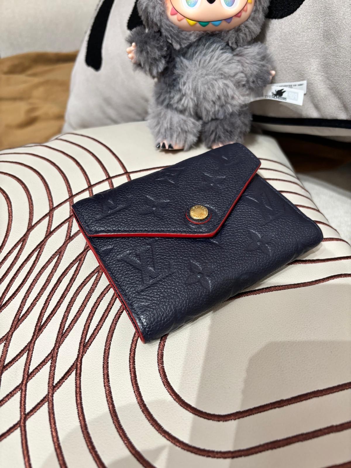 LV Victorine Wallet 100%Authentic, 95%New ✅Dust bag