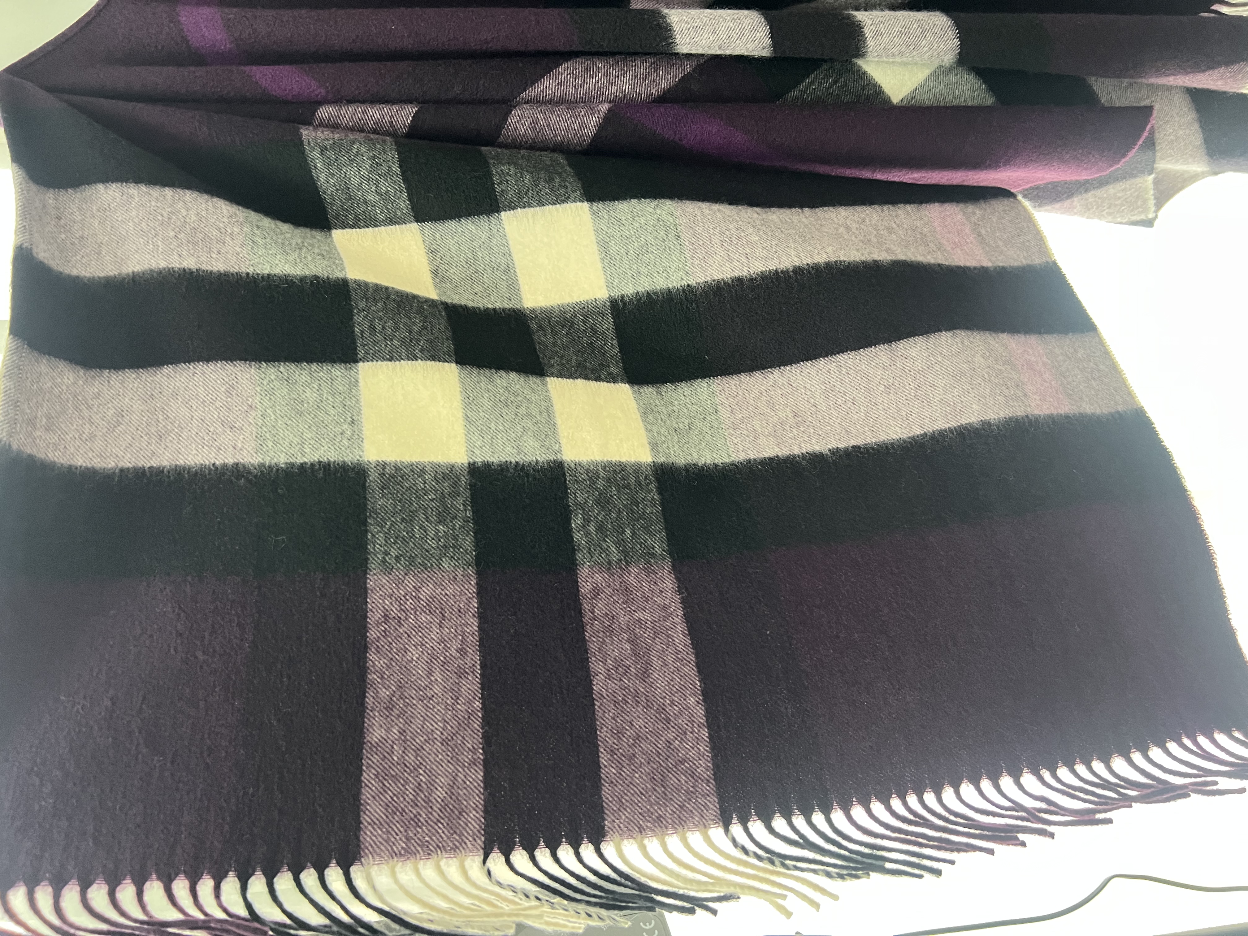 Pre-owned Burberry Wool Shawl / Product Code: 206050802