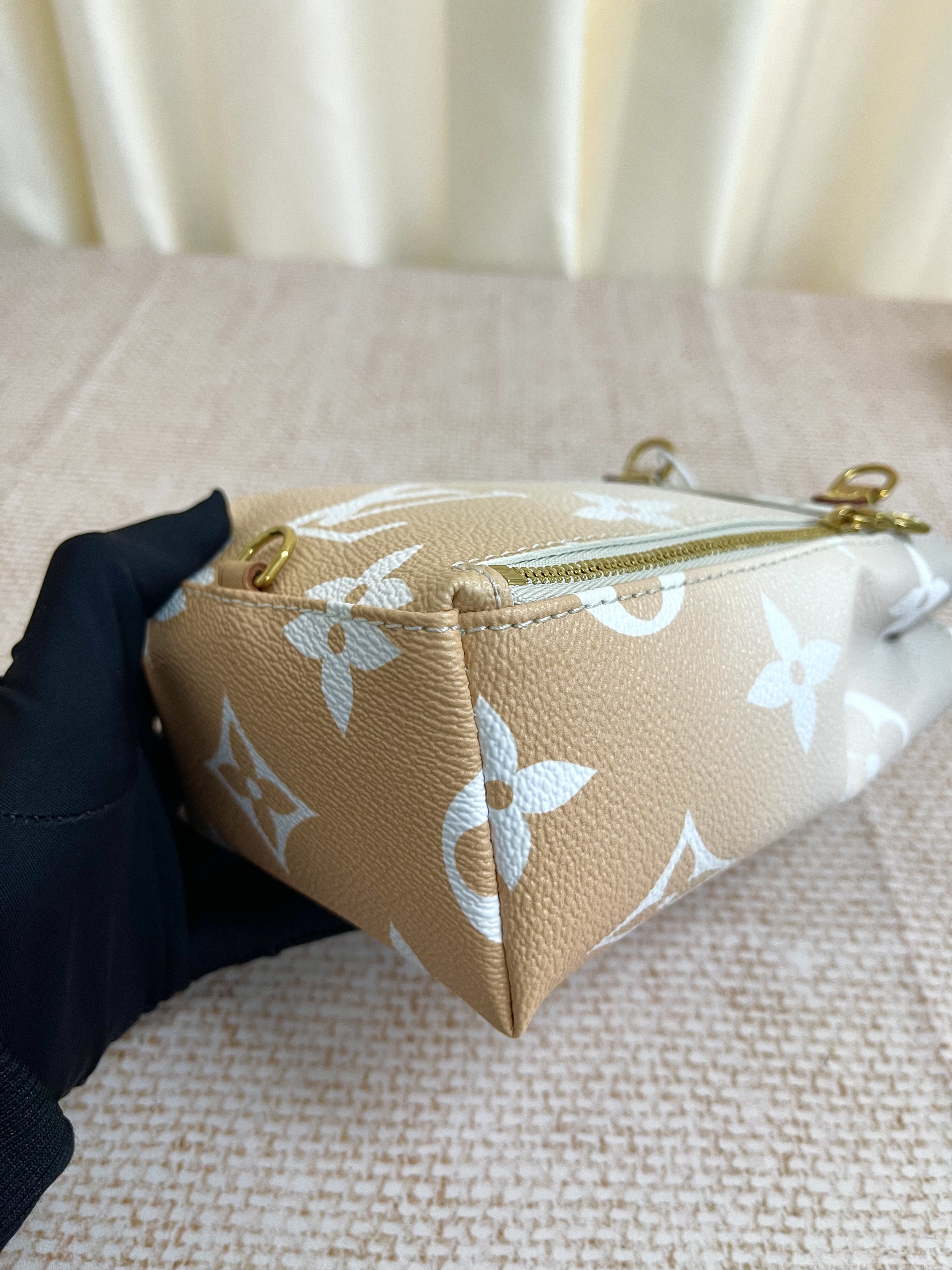 Pre-Owned Louis Vuitton Tiny Backpack / Product Code: 26021201