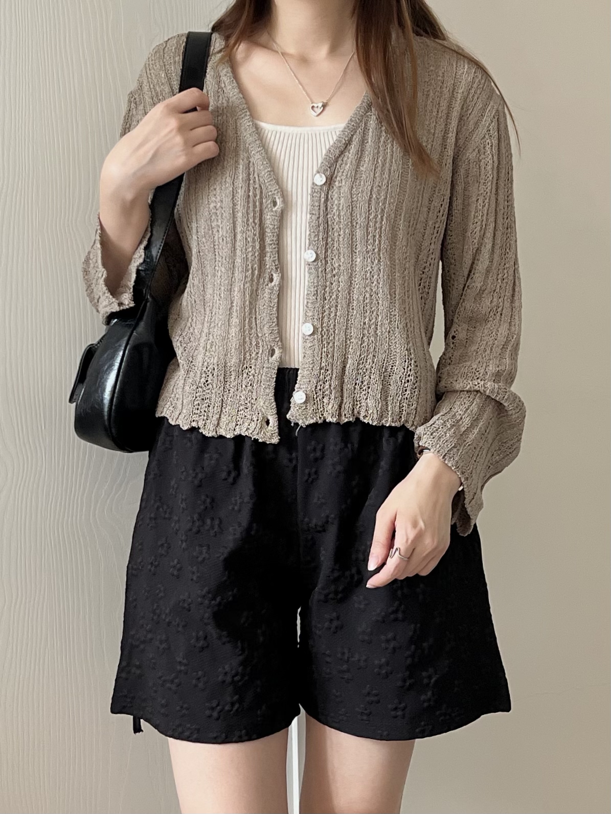 必備甜價紙片人短版上衣 