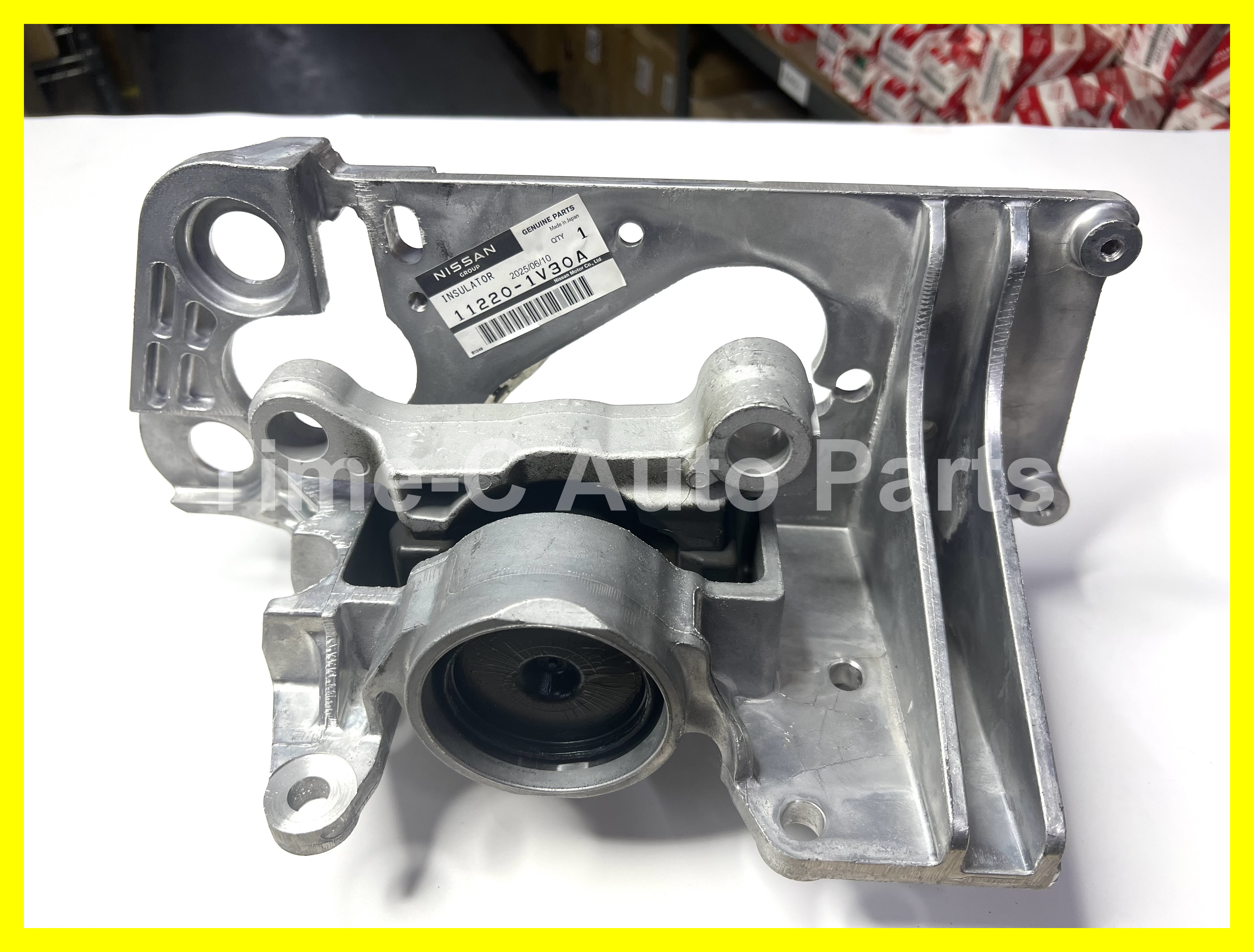 左上機器膠 11220-1V30A - Nissan Serena
