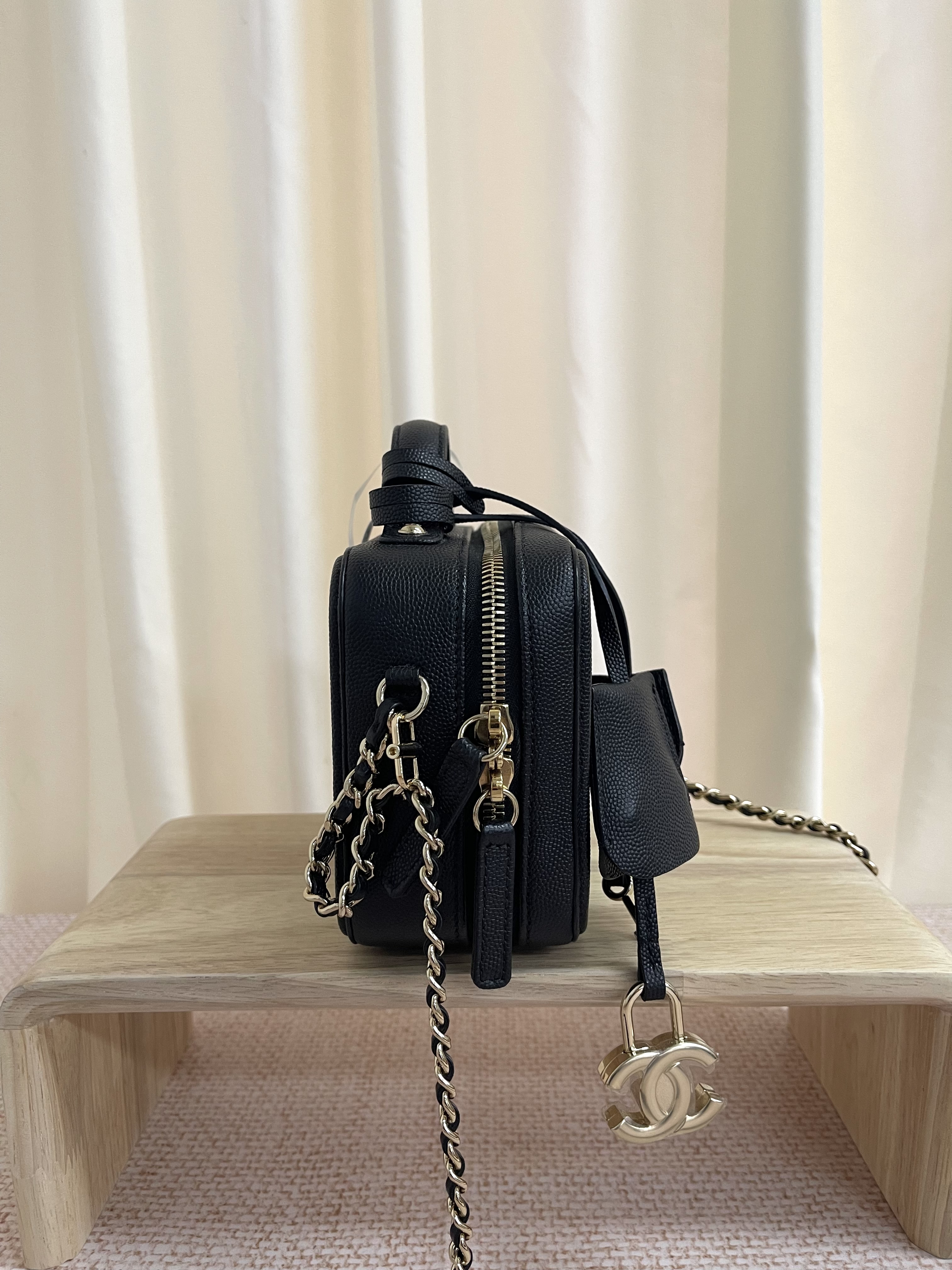 Pre-owned Chanel vanity case / Product Code: 26021001