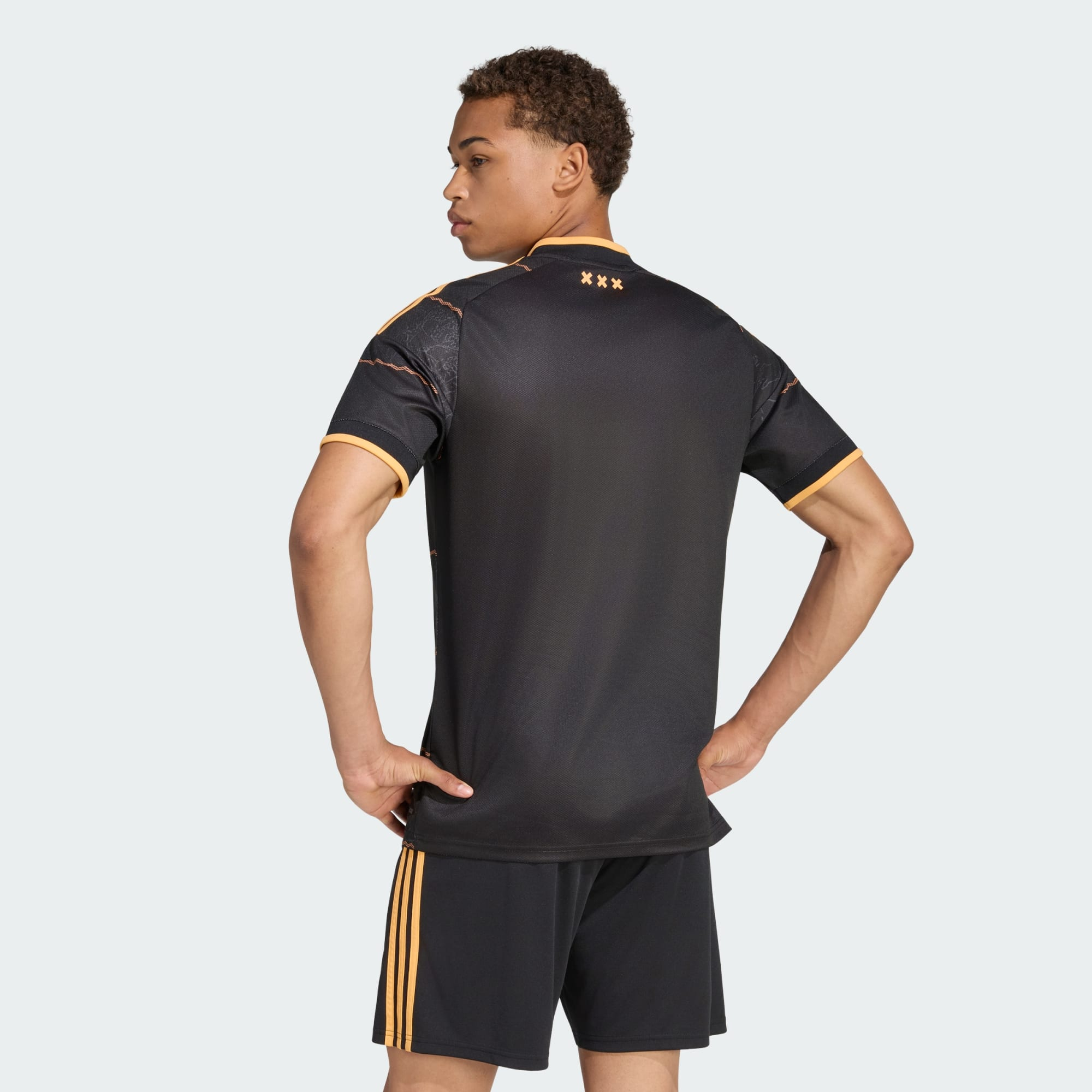 🏛️重溫傳奇主場風采 Adidas Ajax 阿積士 2026-27 作客球迷版球衣 JZ4693