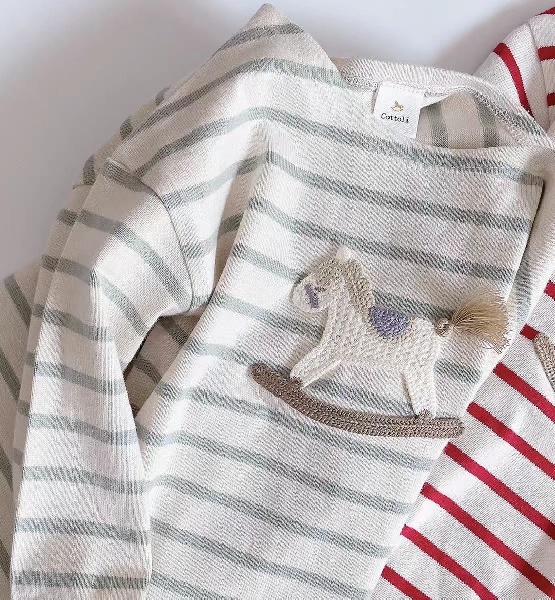 B0046立體針織小木馬橫間上衣