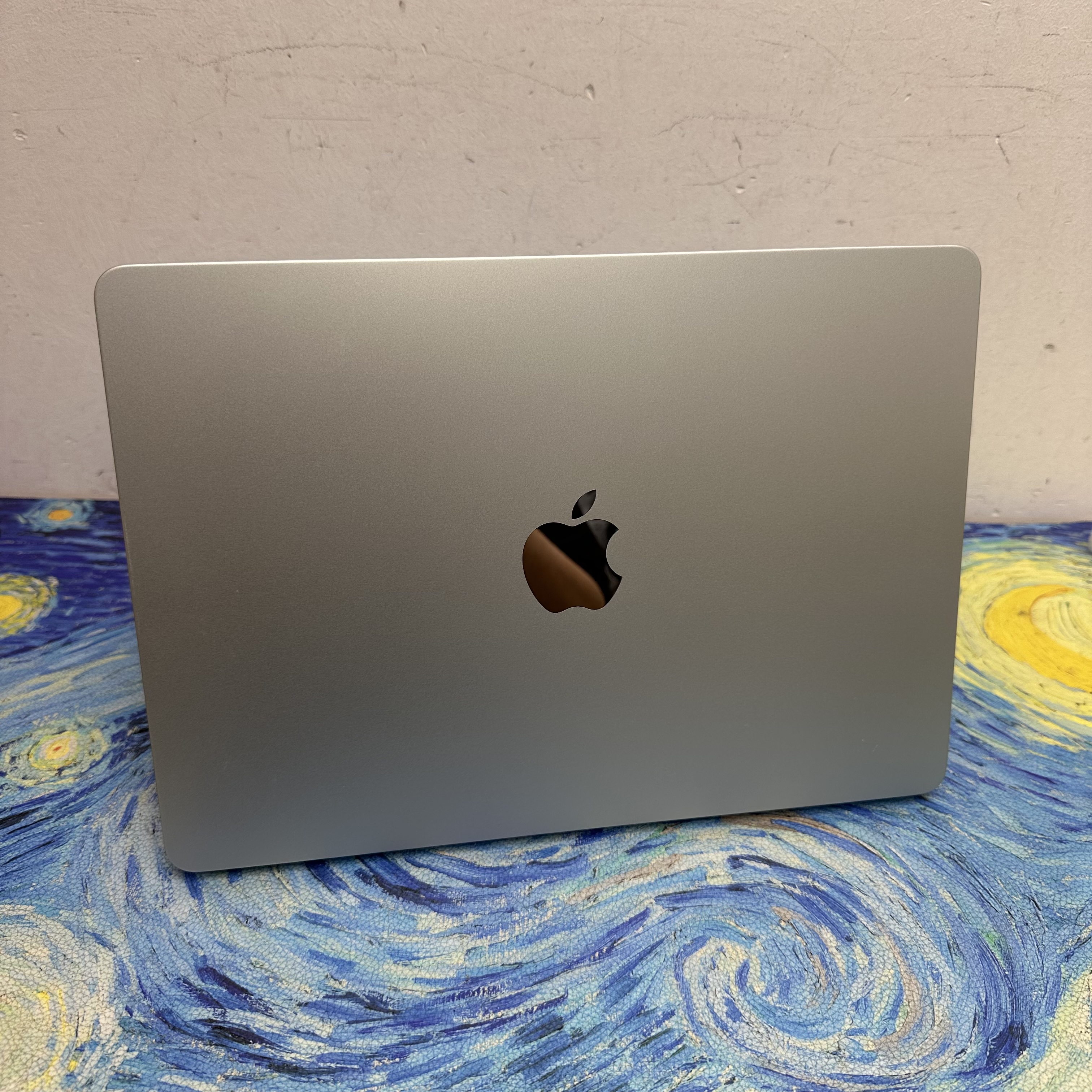 #5646 APPLE  MacBook Air M3 2023 M3 CPU/8GB Ram/256GB SSD/8核心GPU/Liquid Retina Mon/13.6吋/星光色/Gaming Laptop / Notebook / Apple Care+ / 文書機 /