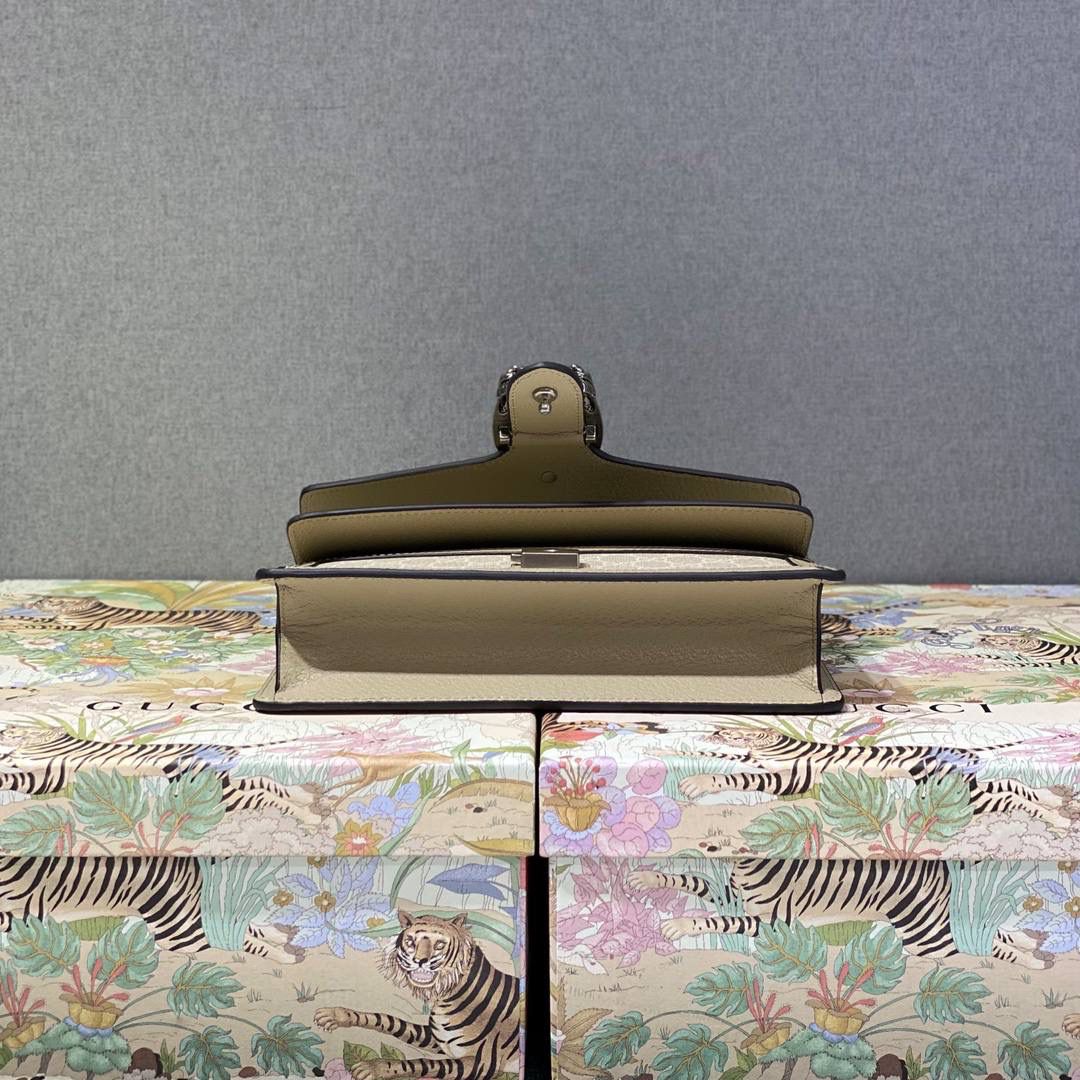 ▪大货实拍 𝐆𝐮𝐜𝐜𝐢 𝐁𝐞𝐢𝐠𝐞 𝐖𝐡𝐢𝐭𝐞燕麦色 型号：499623 尺寸：25*13.5*7cm