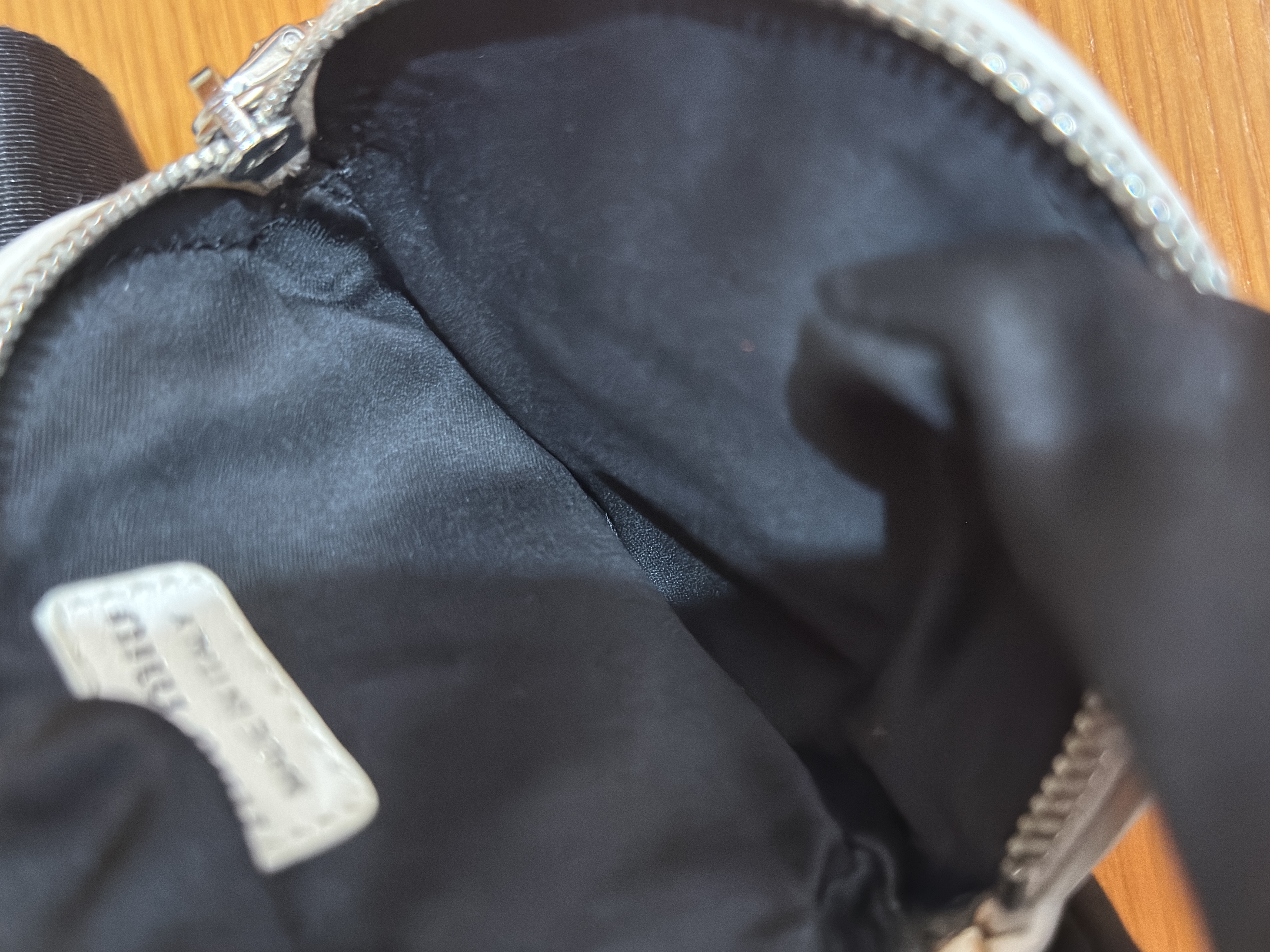 直播貨品 |  [1個-$100 2個-$300］HH15