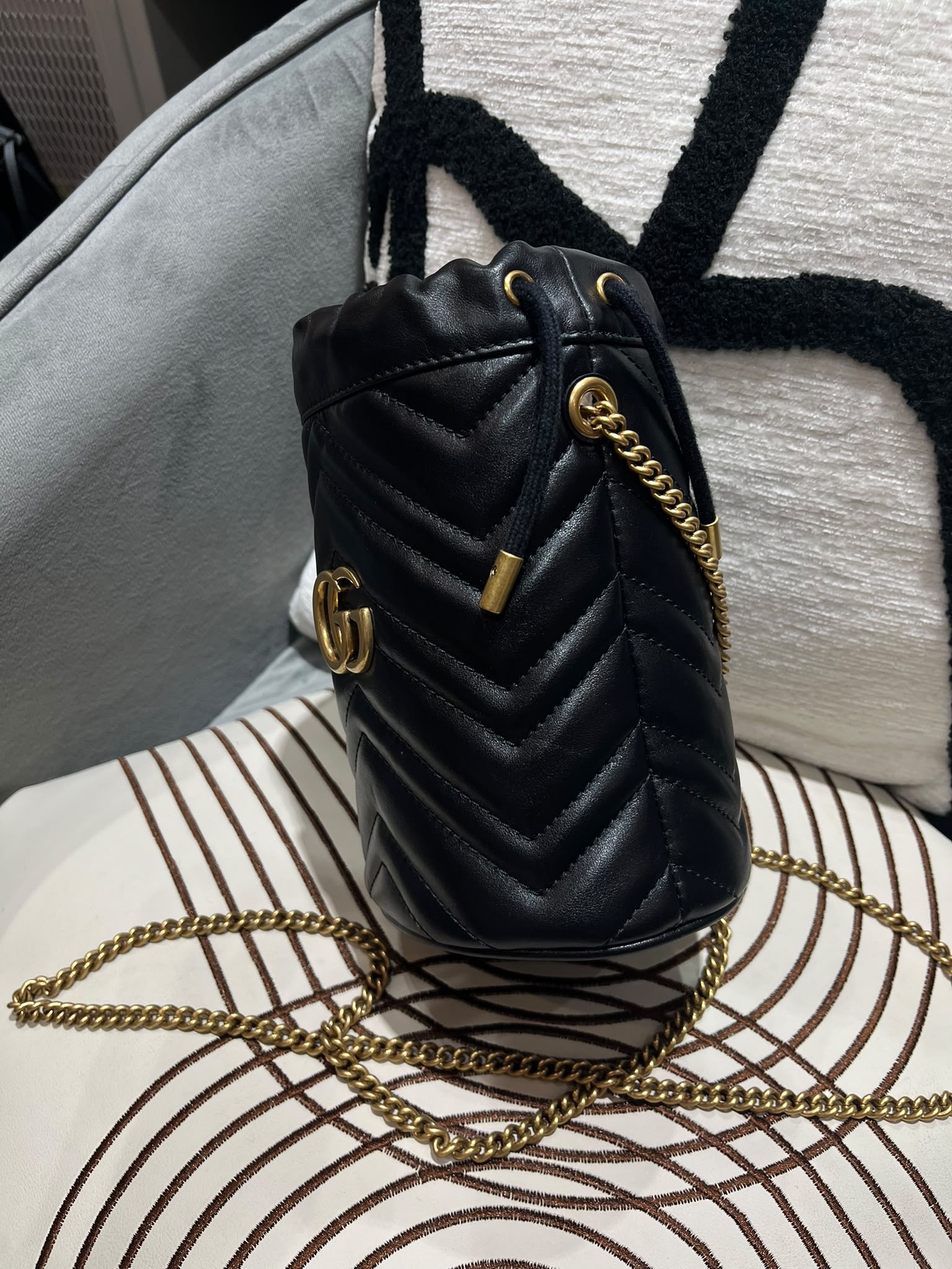 全新 GUCCI GG Marmont mini matelassé leather bucket bag 黑色牛皮水桶斜孭袋 100%Authentic, 全新未使用品 ✅dust bag✅box