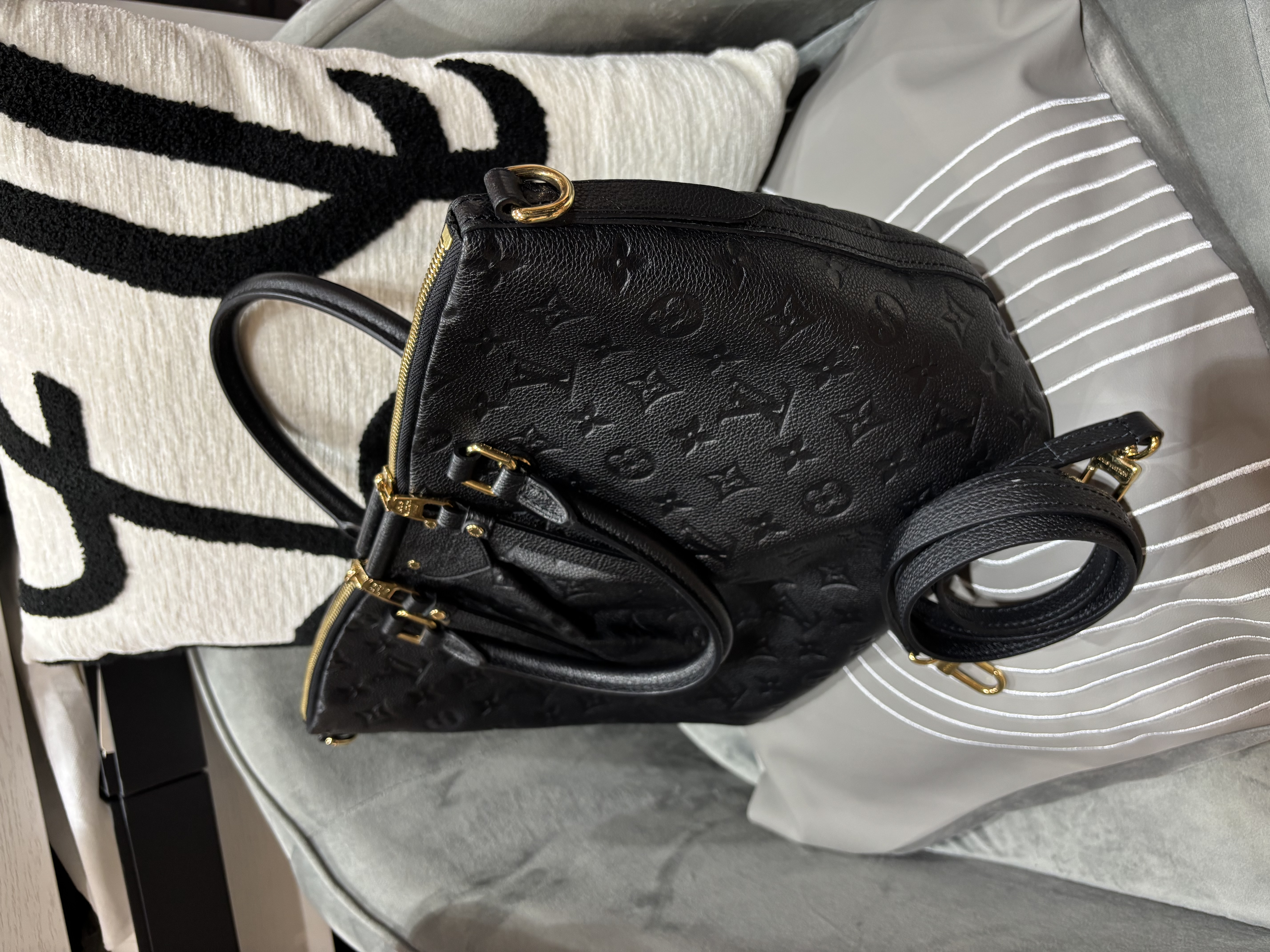 Lv Mazarine MM Black 黑色壓紋牛皮Monogram Empreinte  Bag,100%Authentic,98%new✅strap ✅dust bag 