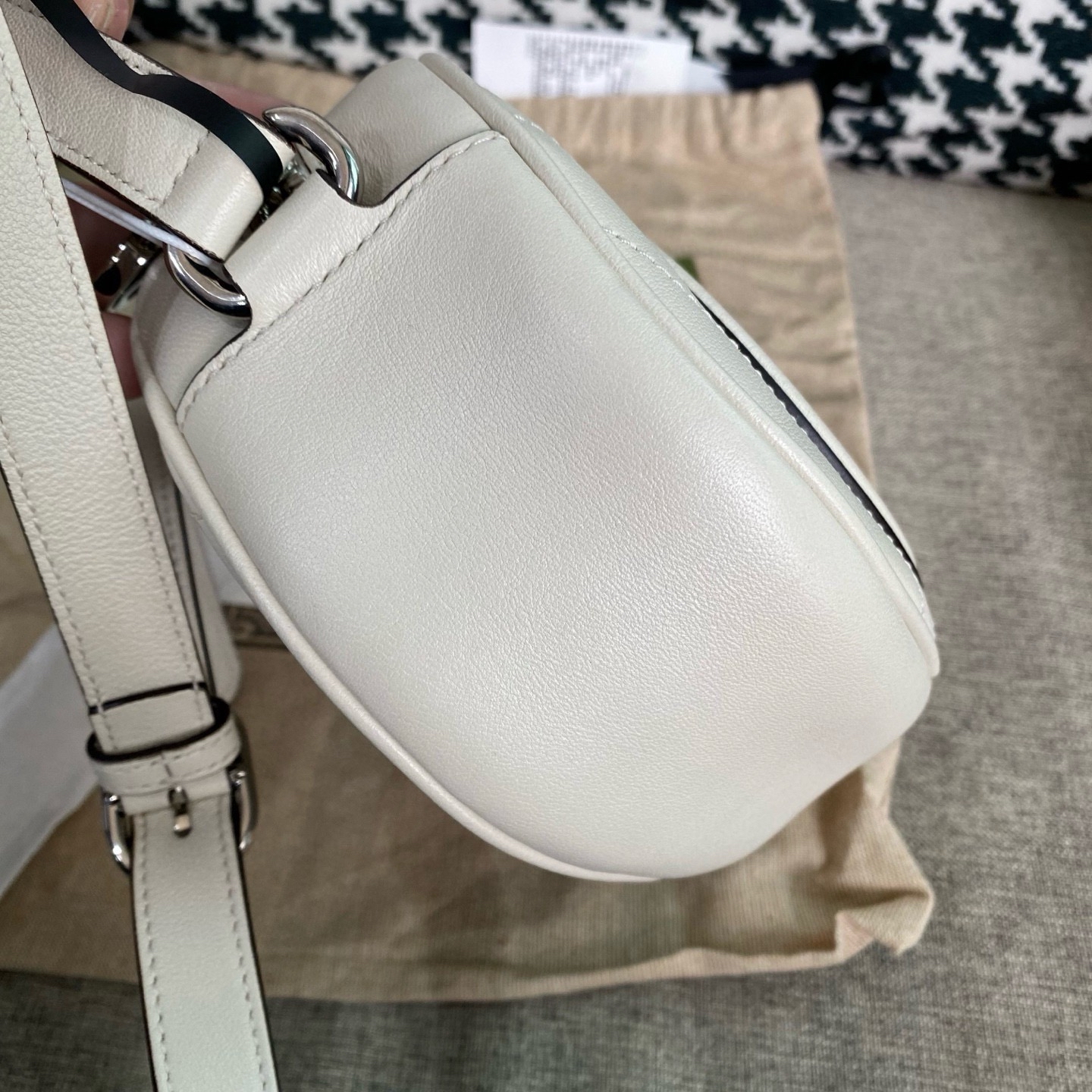 【預訂貨品】Gucci白色相機包👜黑標 