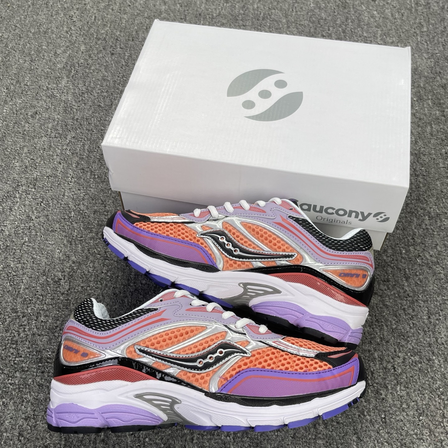 Saucony ProGrid Omni 9