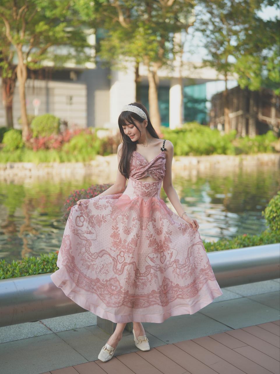 優雅粉色/藍色印花連衣裙