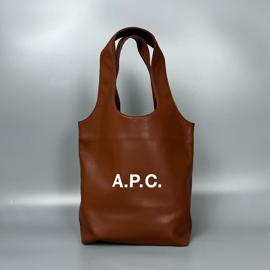 現貨 ✨🫶🏻APC TOTE !3色 放到A4 