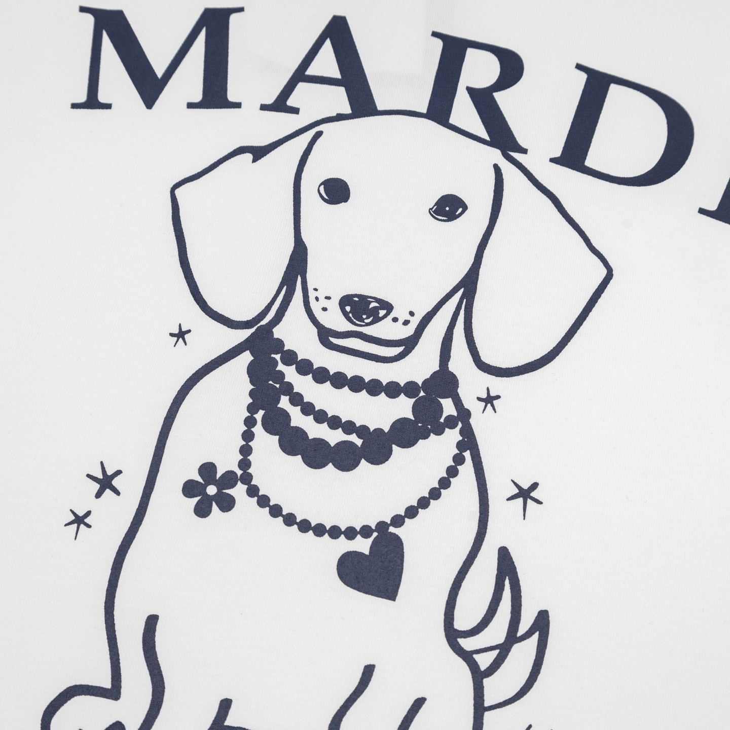 Mardi Mercredi Swing The Tail Ddanji Pearl Necklace T-shirt