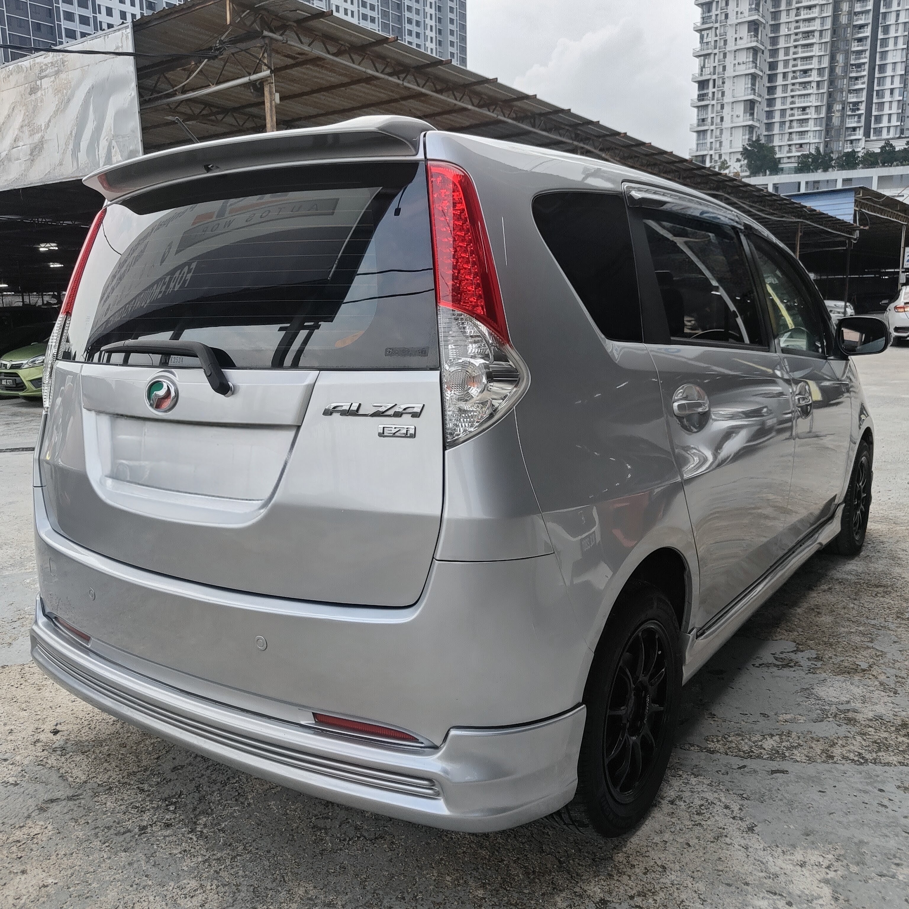 2011 PERODUA ALZA 1.5 EZI 