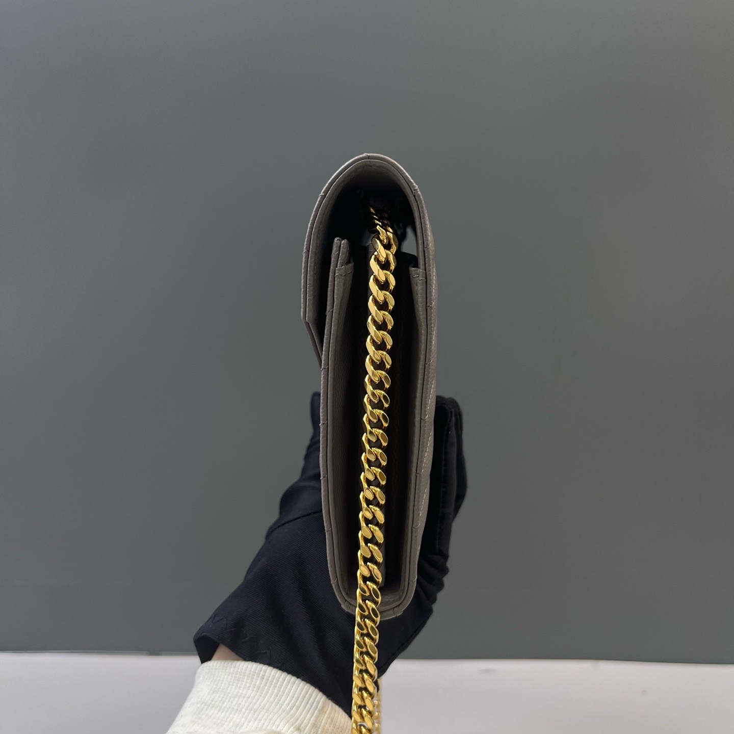 【預訂貨品】YSL大象灰魚子醬皮信封包