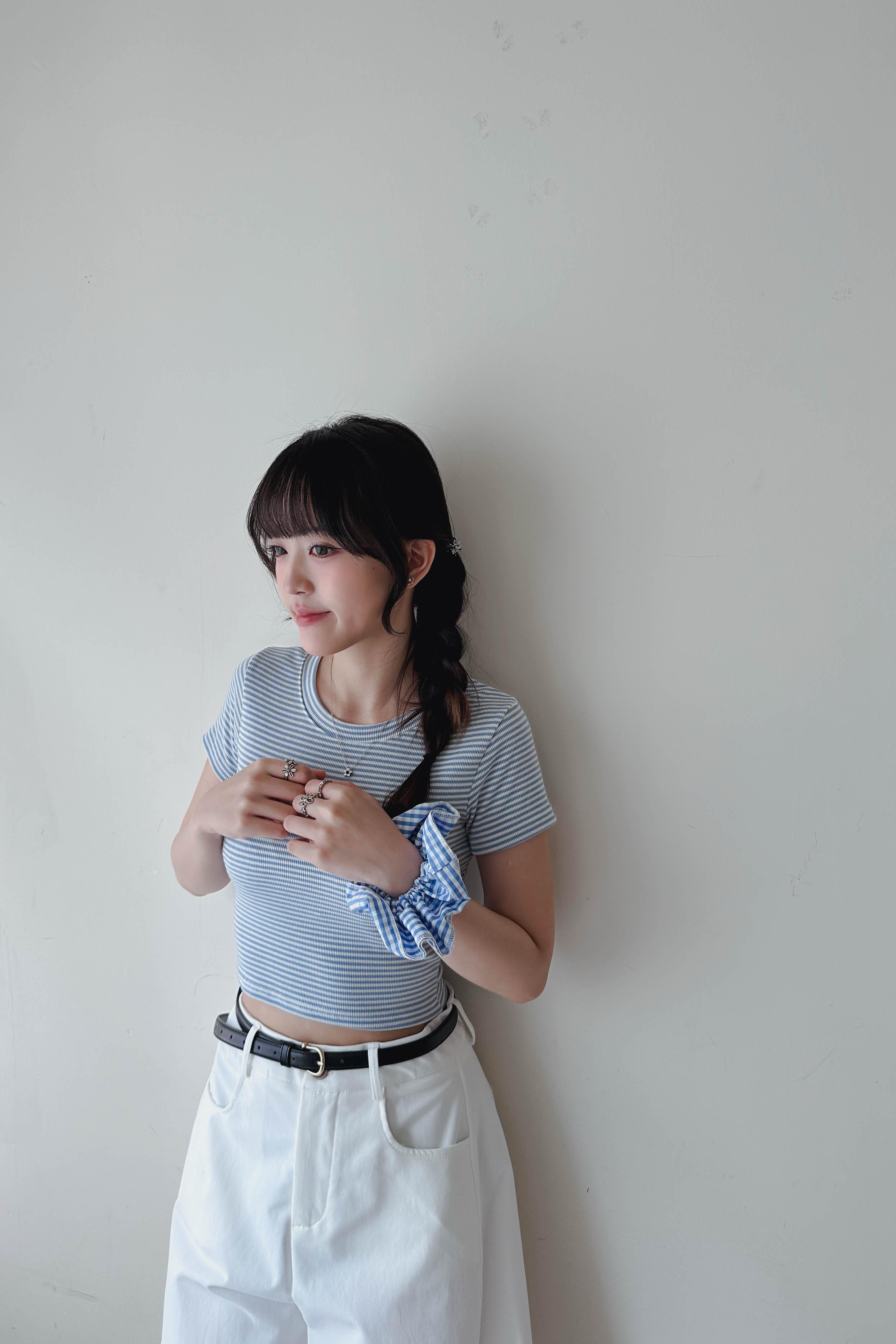 細件彈彈橫間Crop Top (三色入)