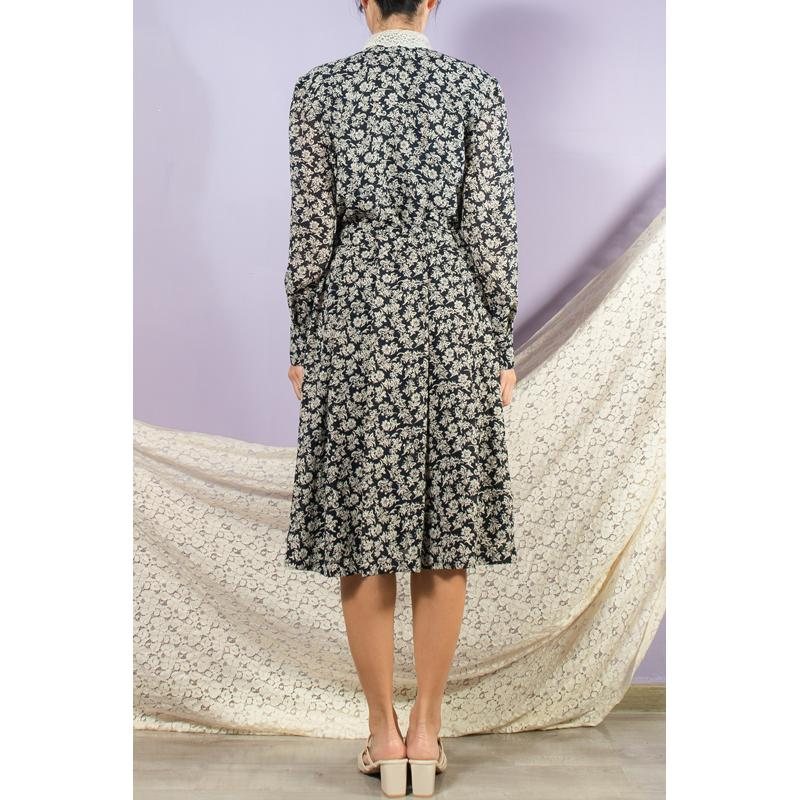 Vintage Korean Navy Blue and White Floral Pattern Lace Collar Shirt Dress with Two Front Pockets (MT1608-102)