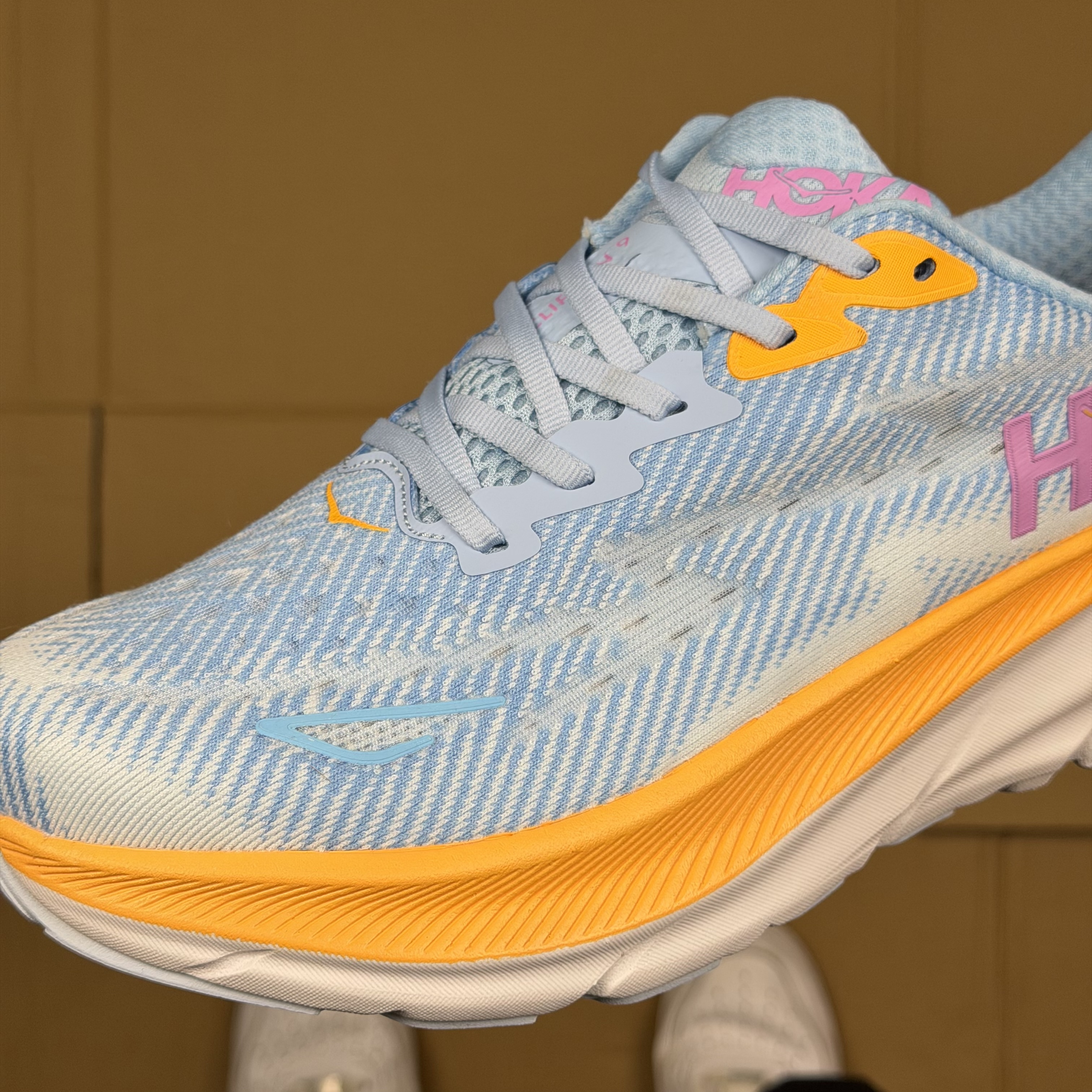 Hoka Clifton 9