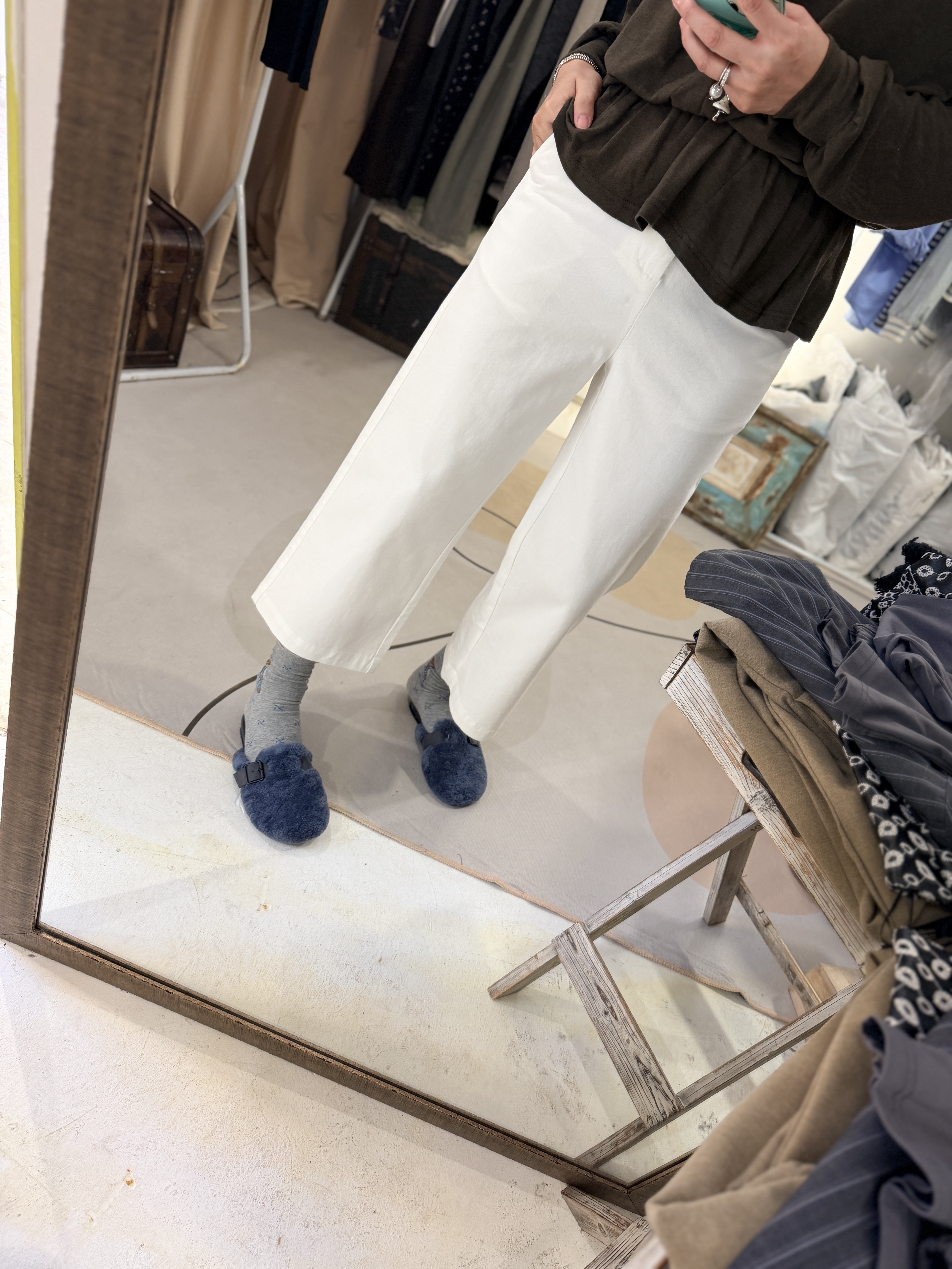 White 3/4 pants