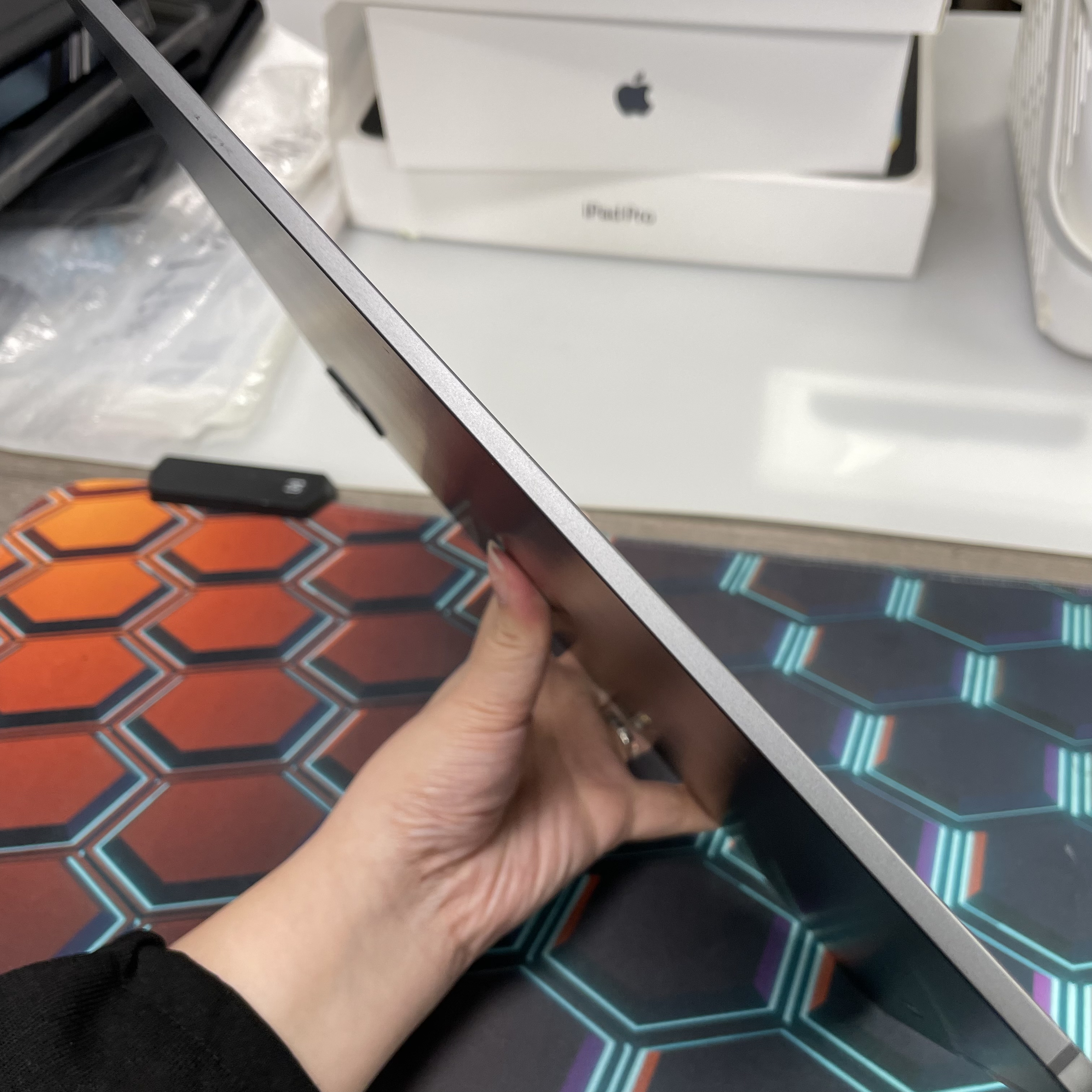 *7769100 iPad Pro 8 13吋 M5 未使用瑕疵品 256GB 電100 黑色 black